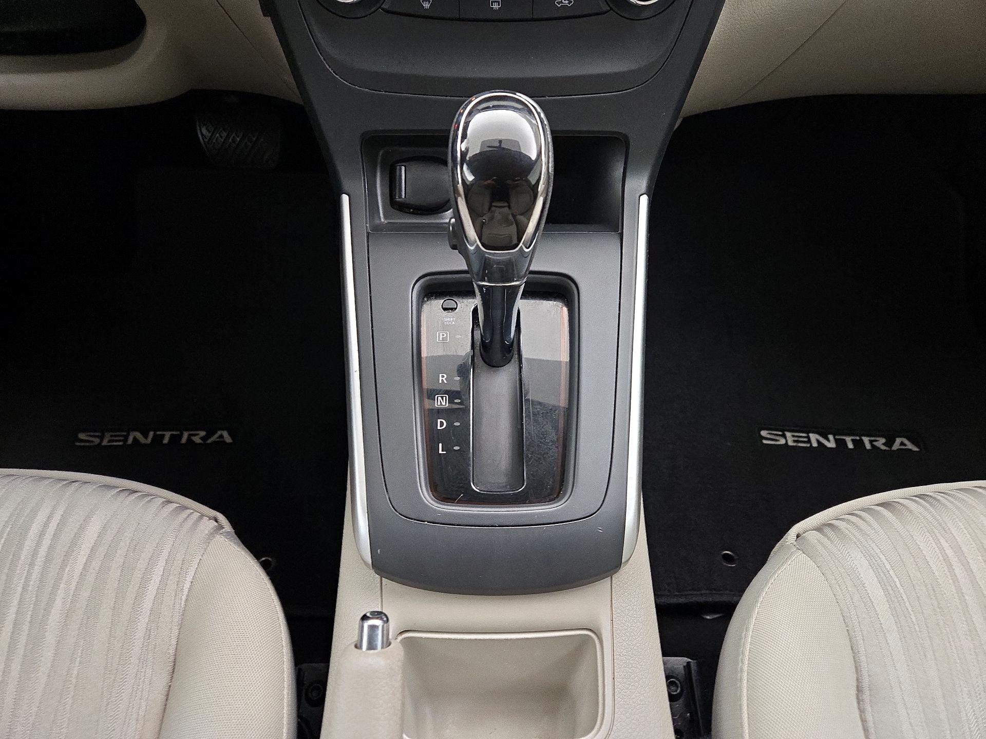 Thumbnail: 2017 Nissan Sentra - 18