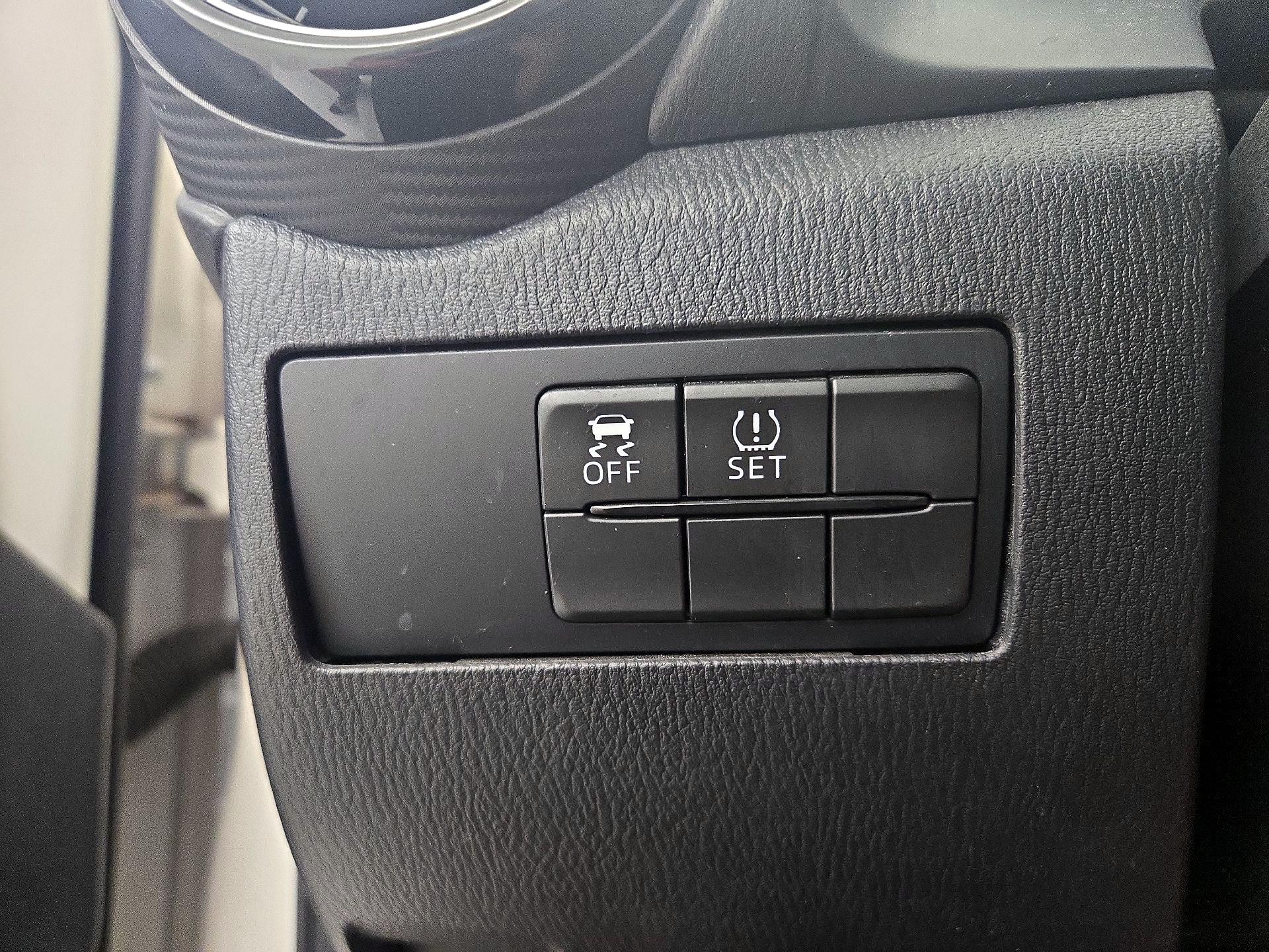 Thumbnail: 2020 Toyota Yaris - 13