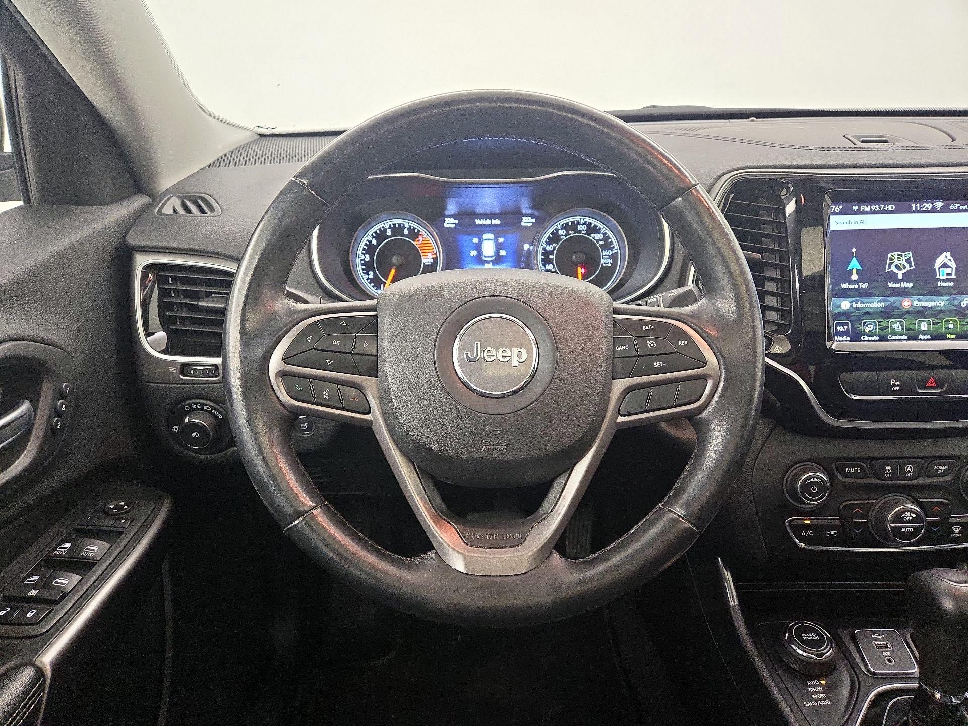 Thumbnail: 2020 Jeep Cherokee - 10