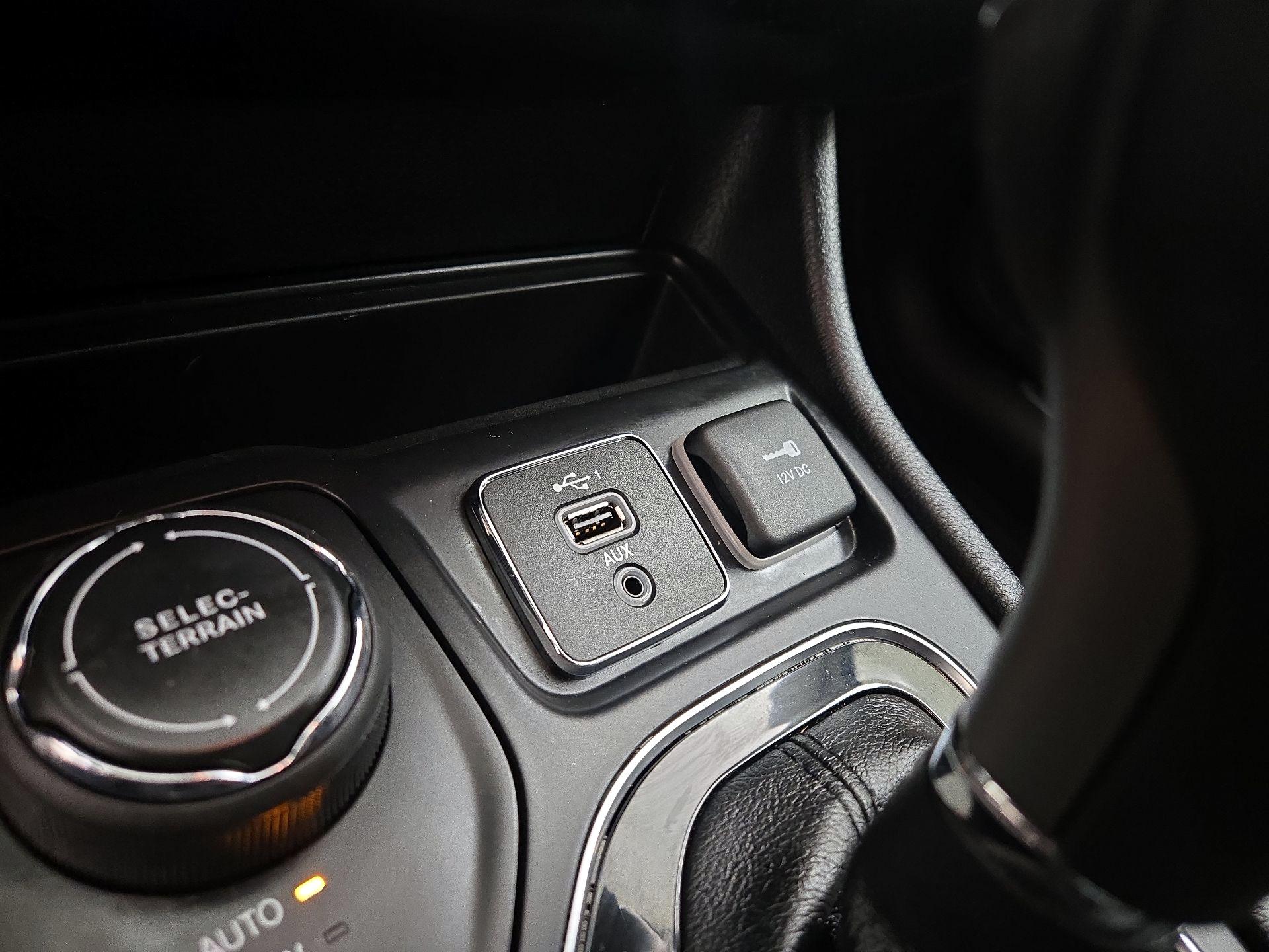 Thumbnail: 2020 Jeep Cherokee - 19