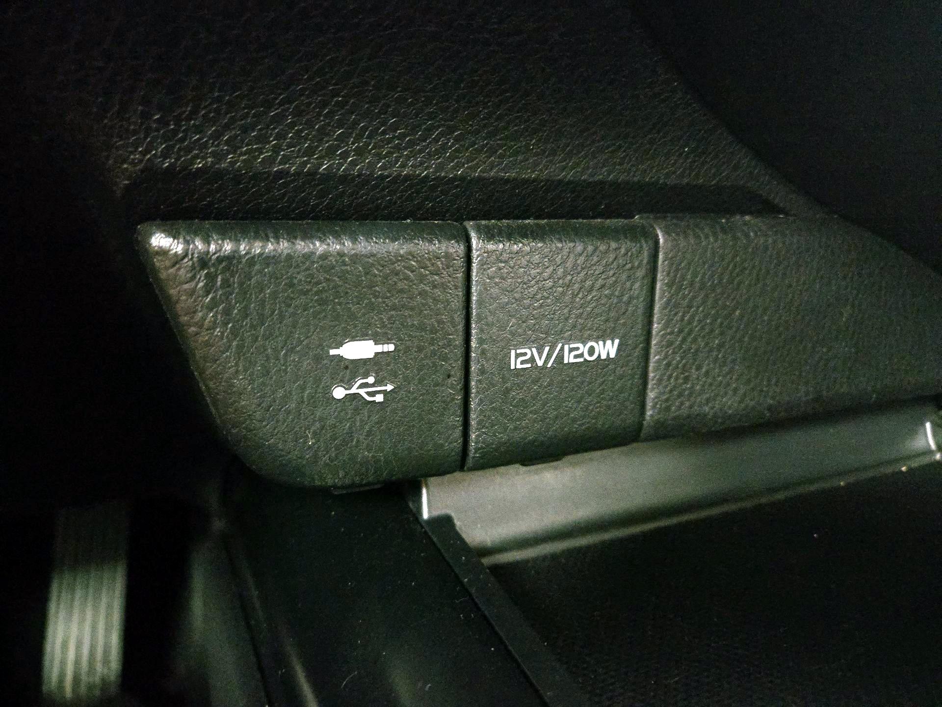 Thumbnail: 2019 Toyota Camry - 18