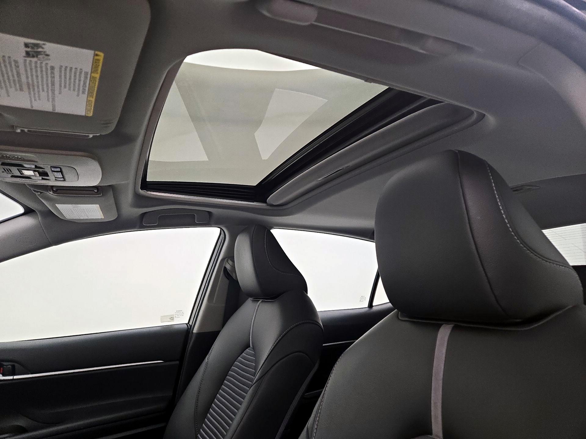 Thumbnail: 2019 Toyota Camry - 19