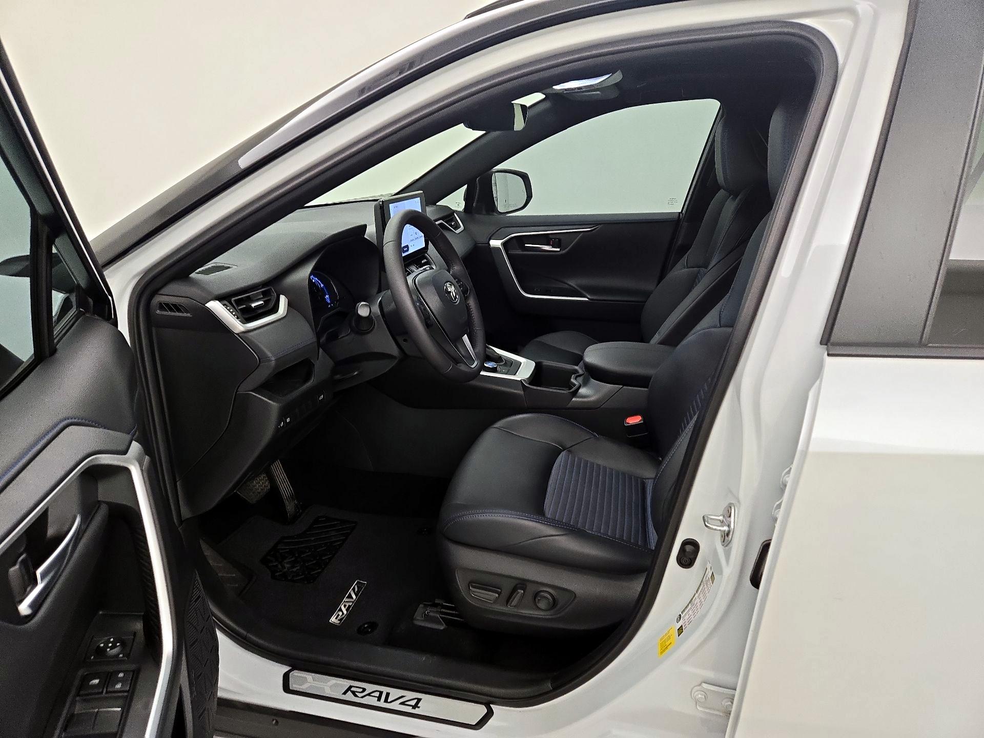 Thumbnail: 2024 Toyota RAV4 - 11