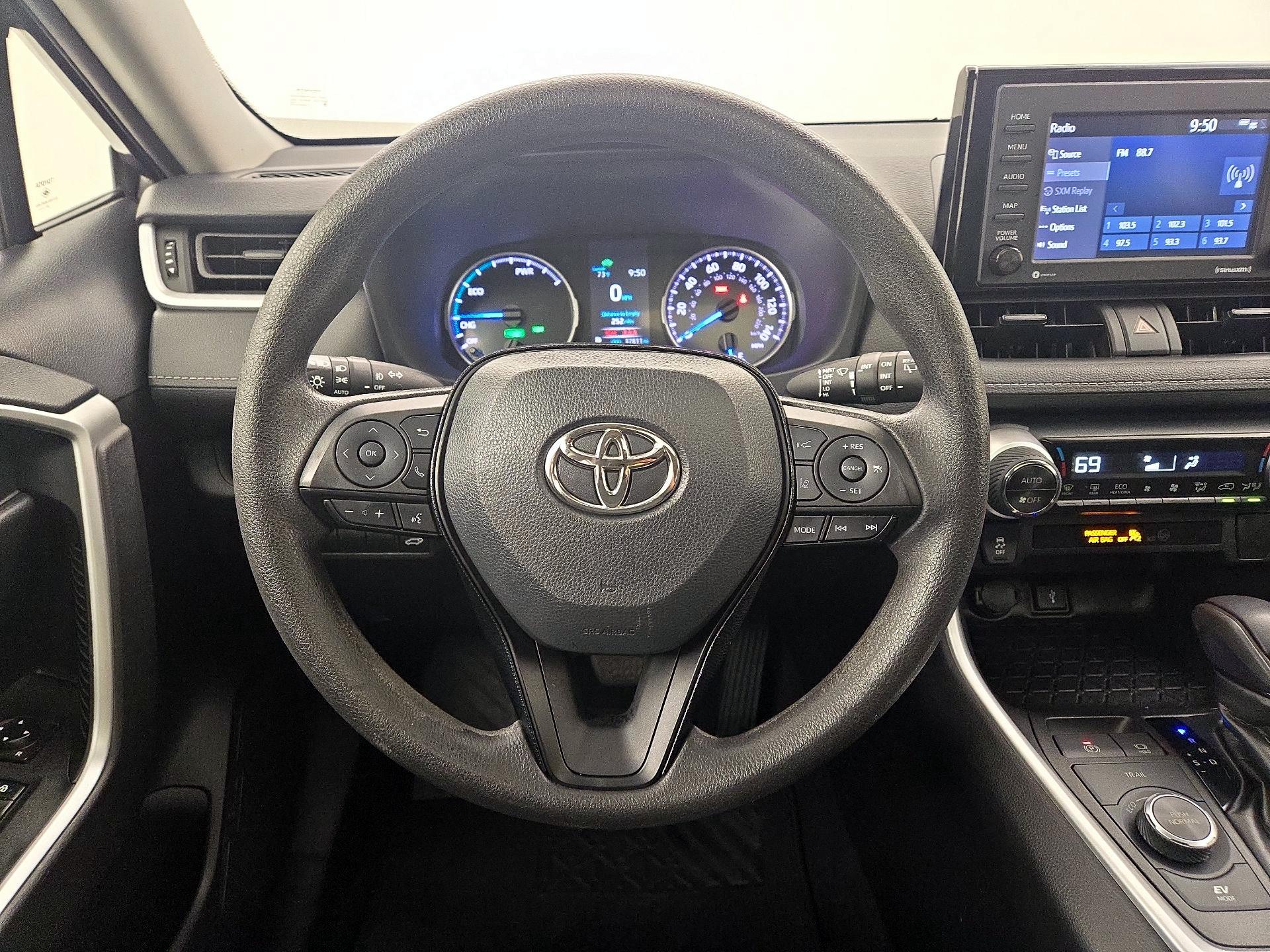 Thumbnail: 2021 Toyota RAV4 - 10