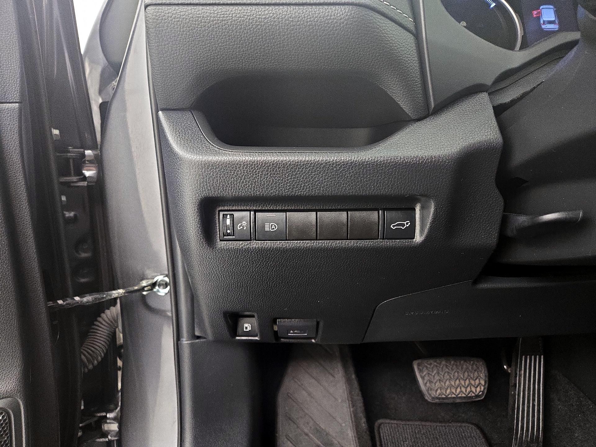 Thumbnail: 2021 Toyota RAV4 - 13