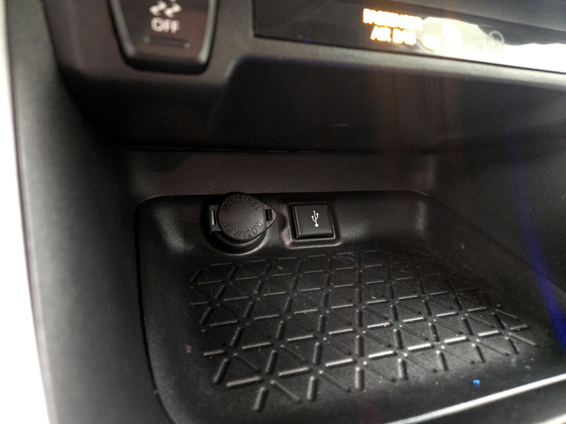 Thumbnail: 2021 Toyota RAV4 - 18