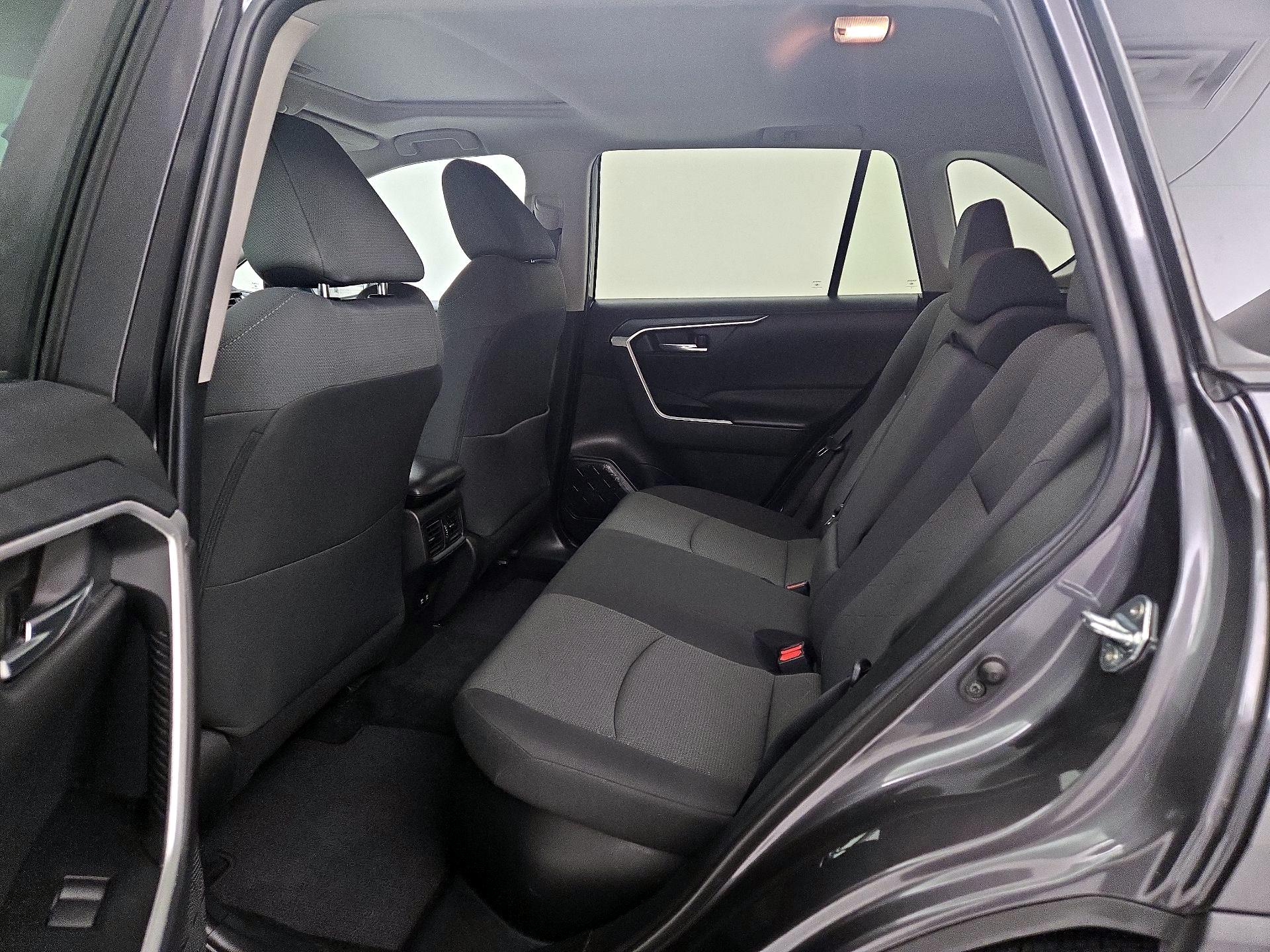 Thumbnail: 2021 Toyota RAV4 - 20