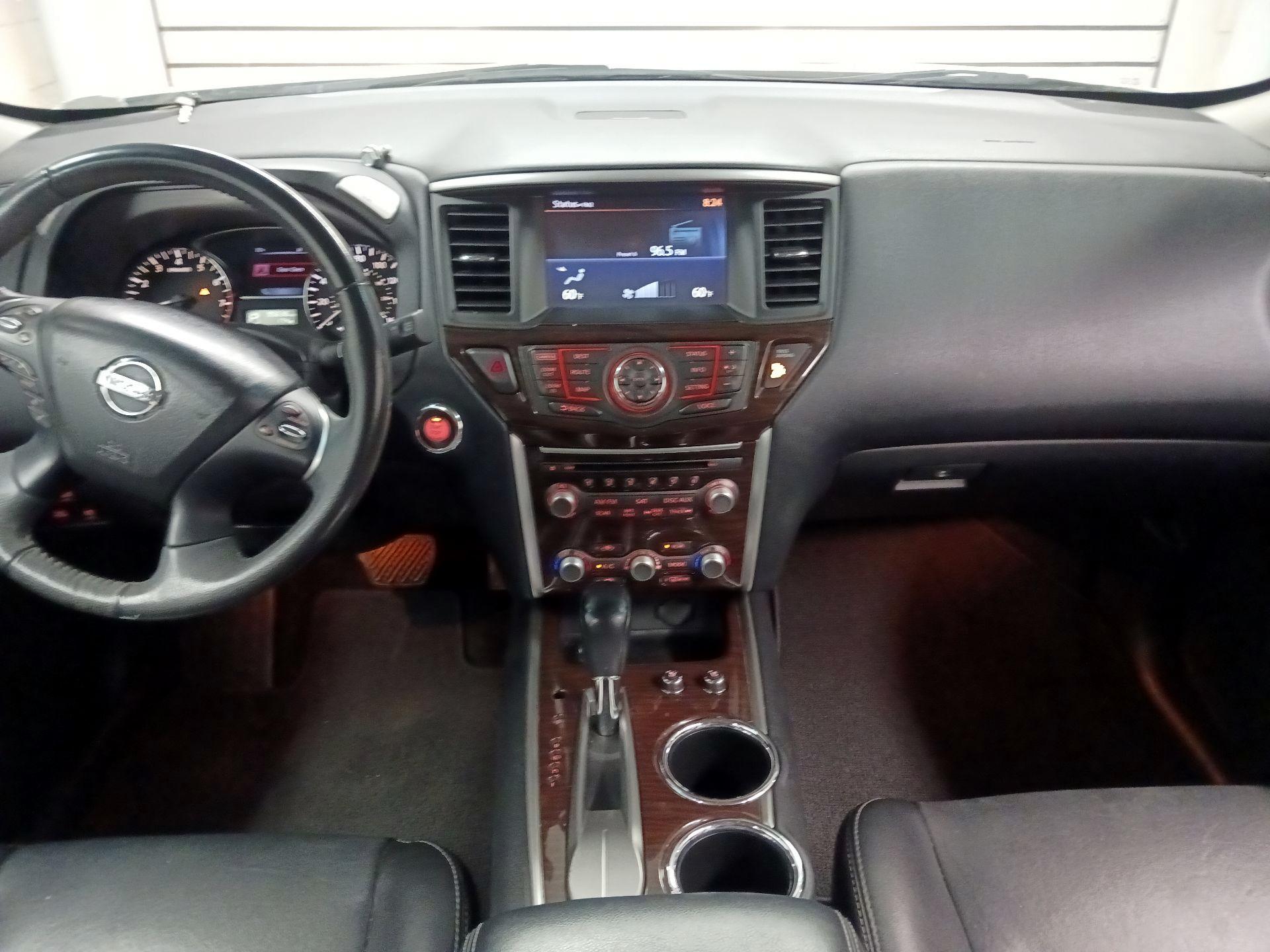 Thumbnail: 2015 Nissan Pathfinder - 9