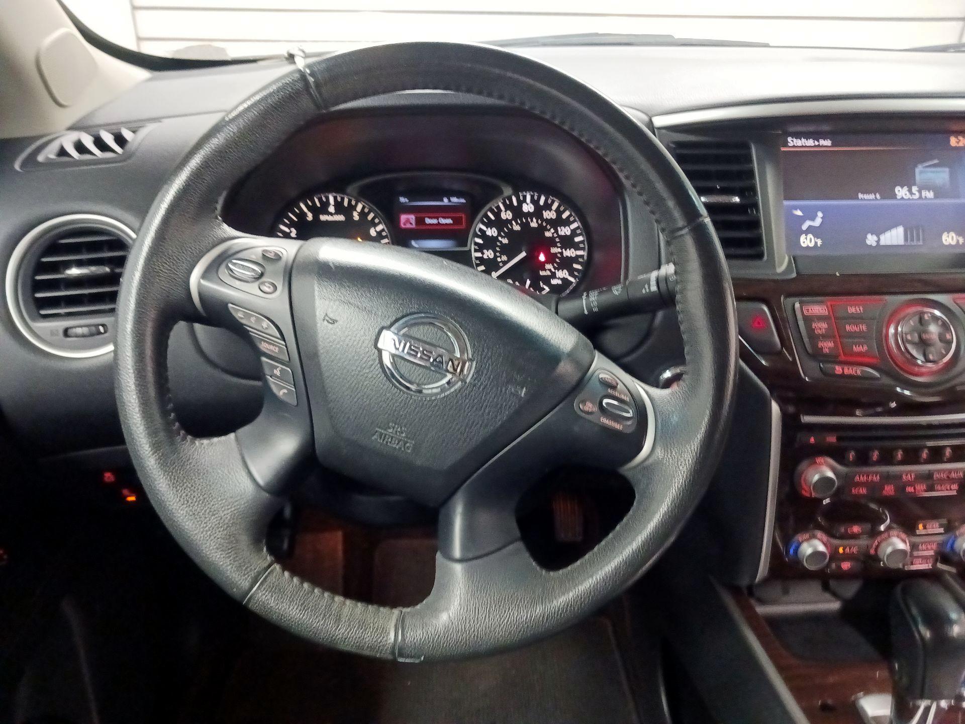 Thumbnail: 2015 Nissan Pathfinder - 10