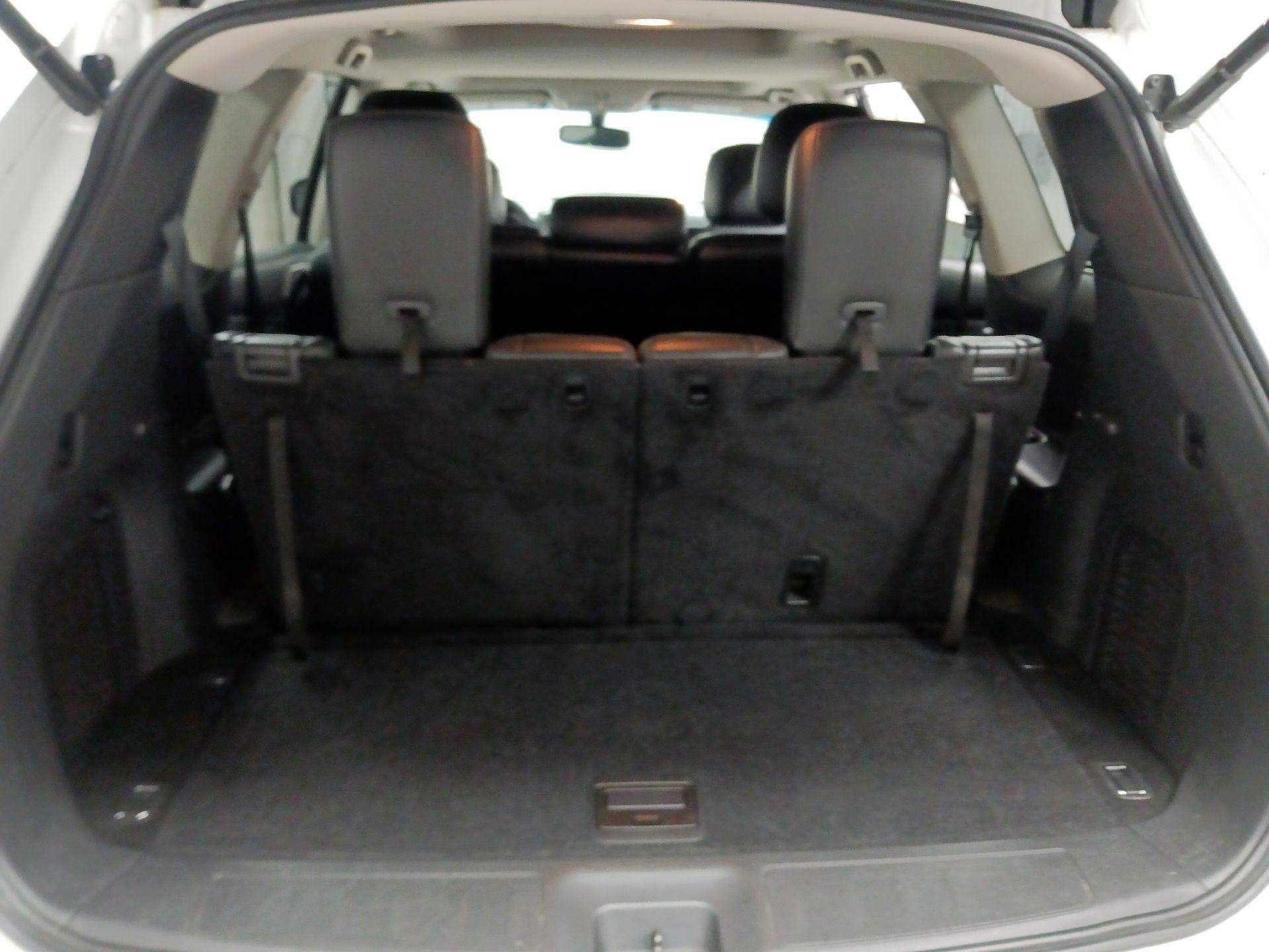 Thumbnail: 2015 Nissan Pathfinder - 16