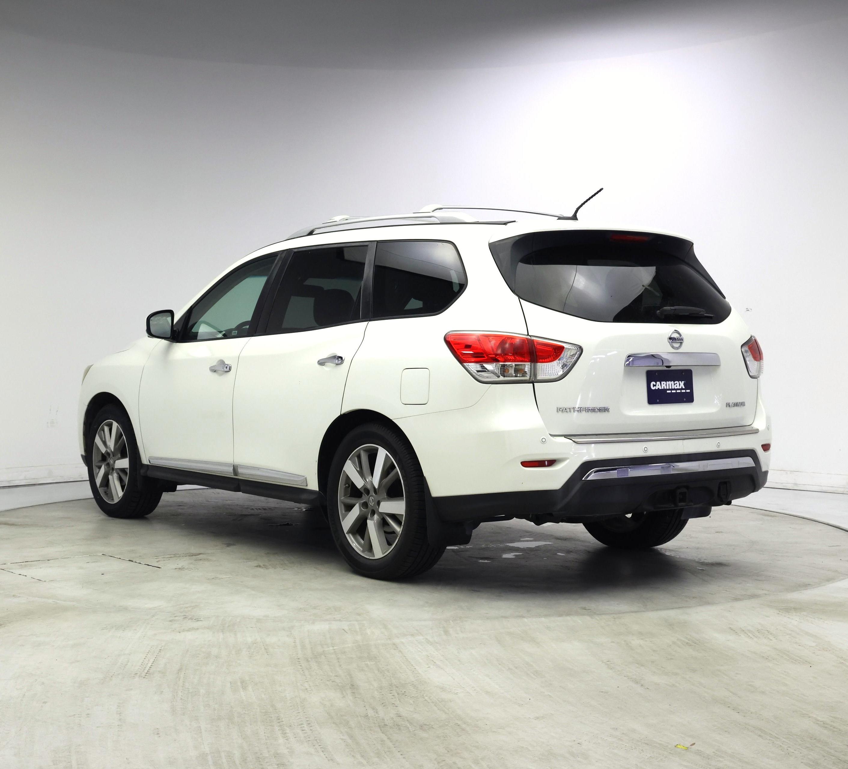 Thumbnail: 2015 Nissan Pathfinder - 2