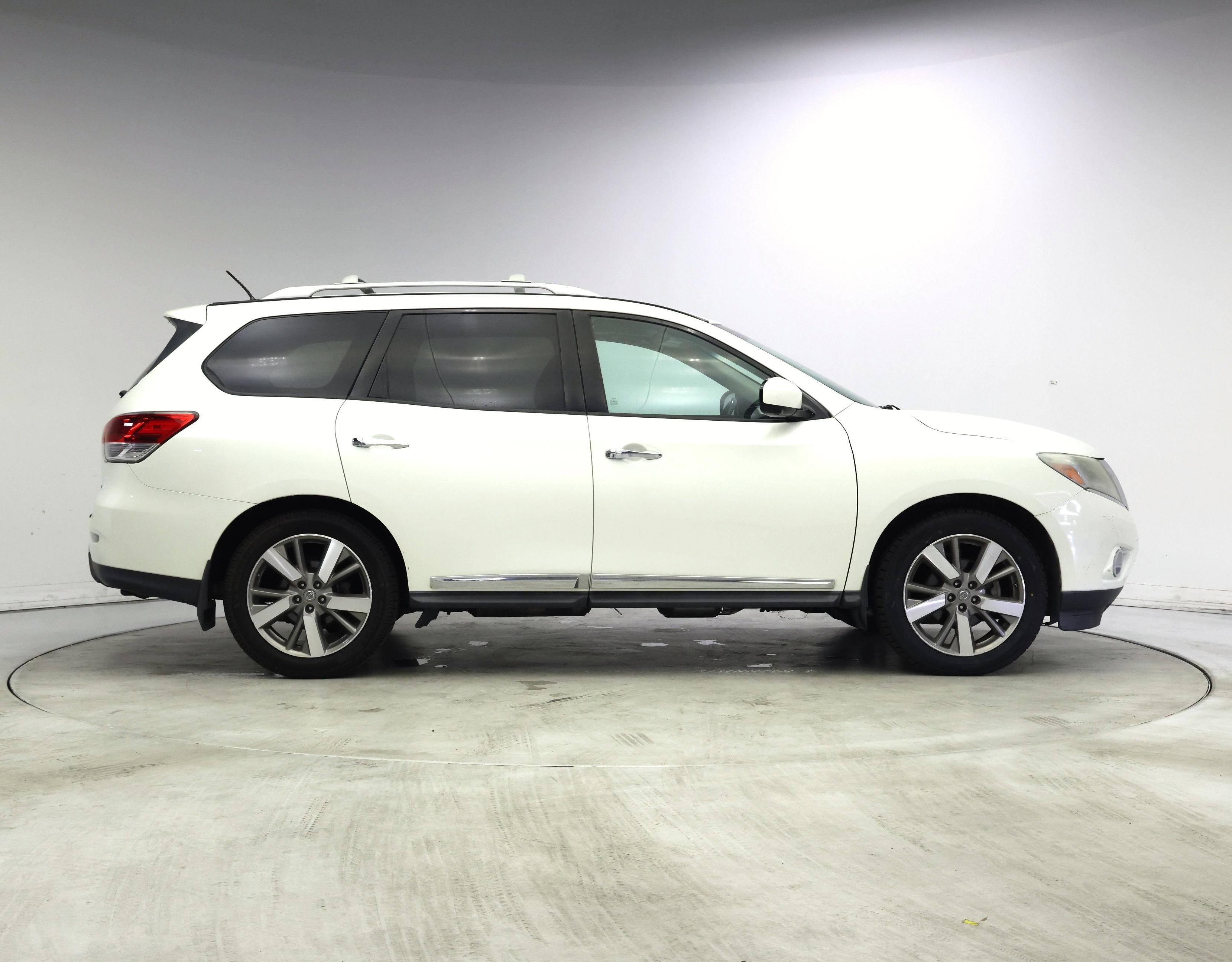 Thumbnail: 2015 Nissan Pathfinder - 7