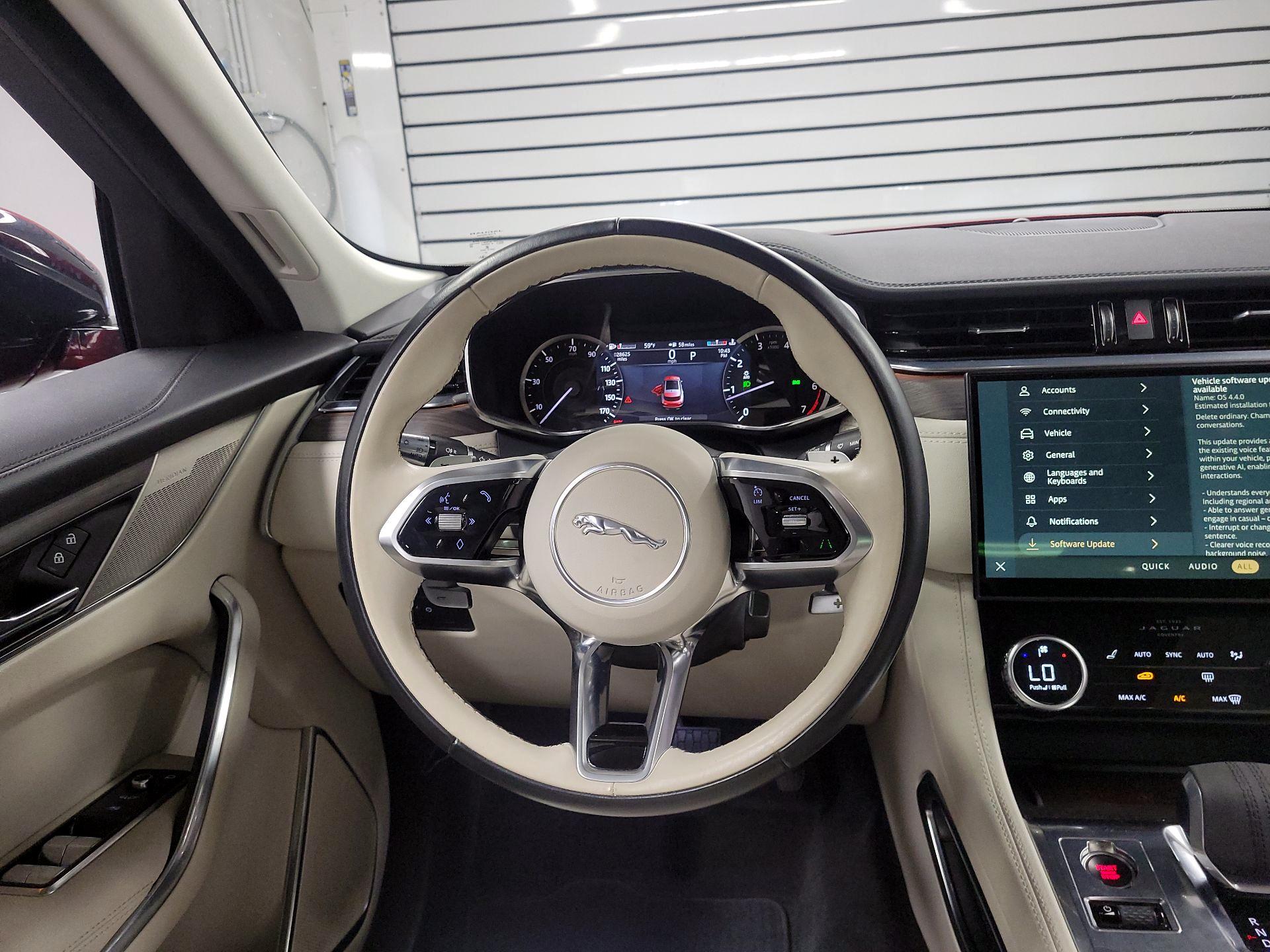 Thumbnail: 2021 Jaguar F-Pace - 10