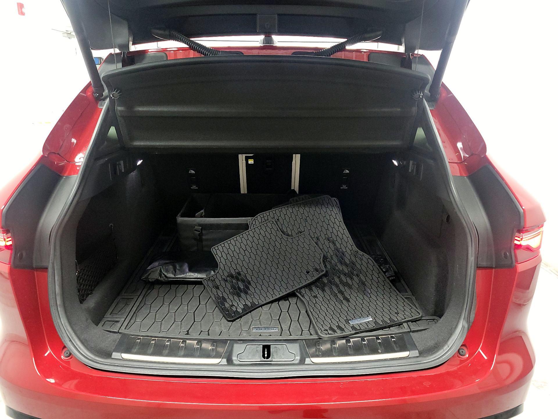 Thumbnail: 2021 Jaguar F-Pace - 19