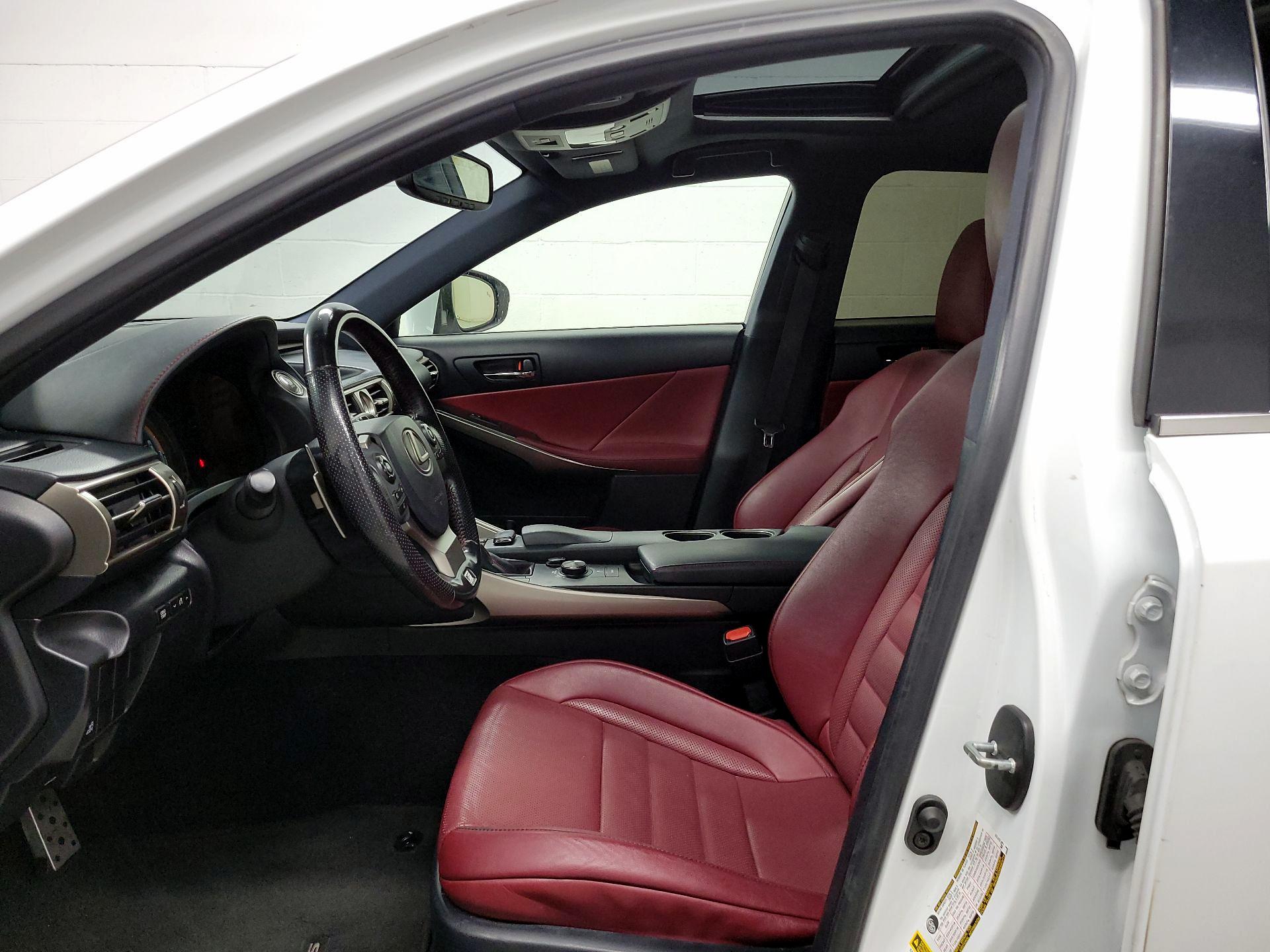 Thumbnail: 2016 Lexus IS - 11