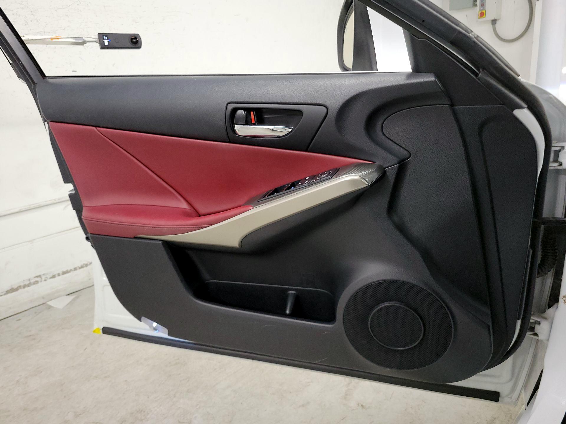 Thumbnail: 2016 Lexus IS - 12