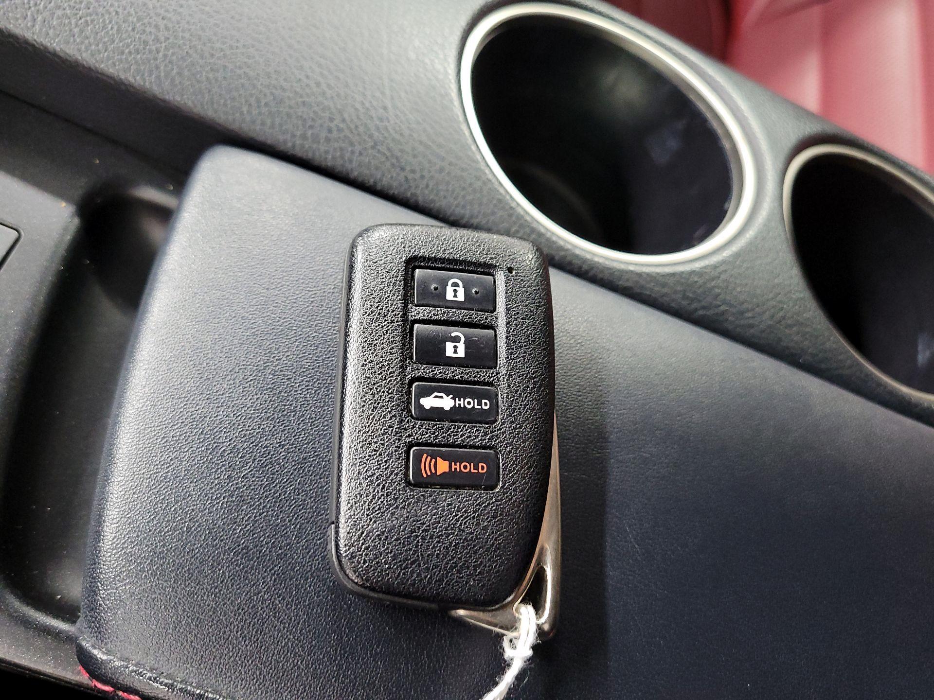 Thumbnail: 2016 Lexus IS - 20