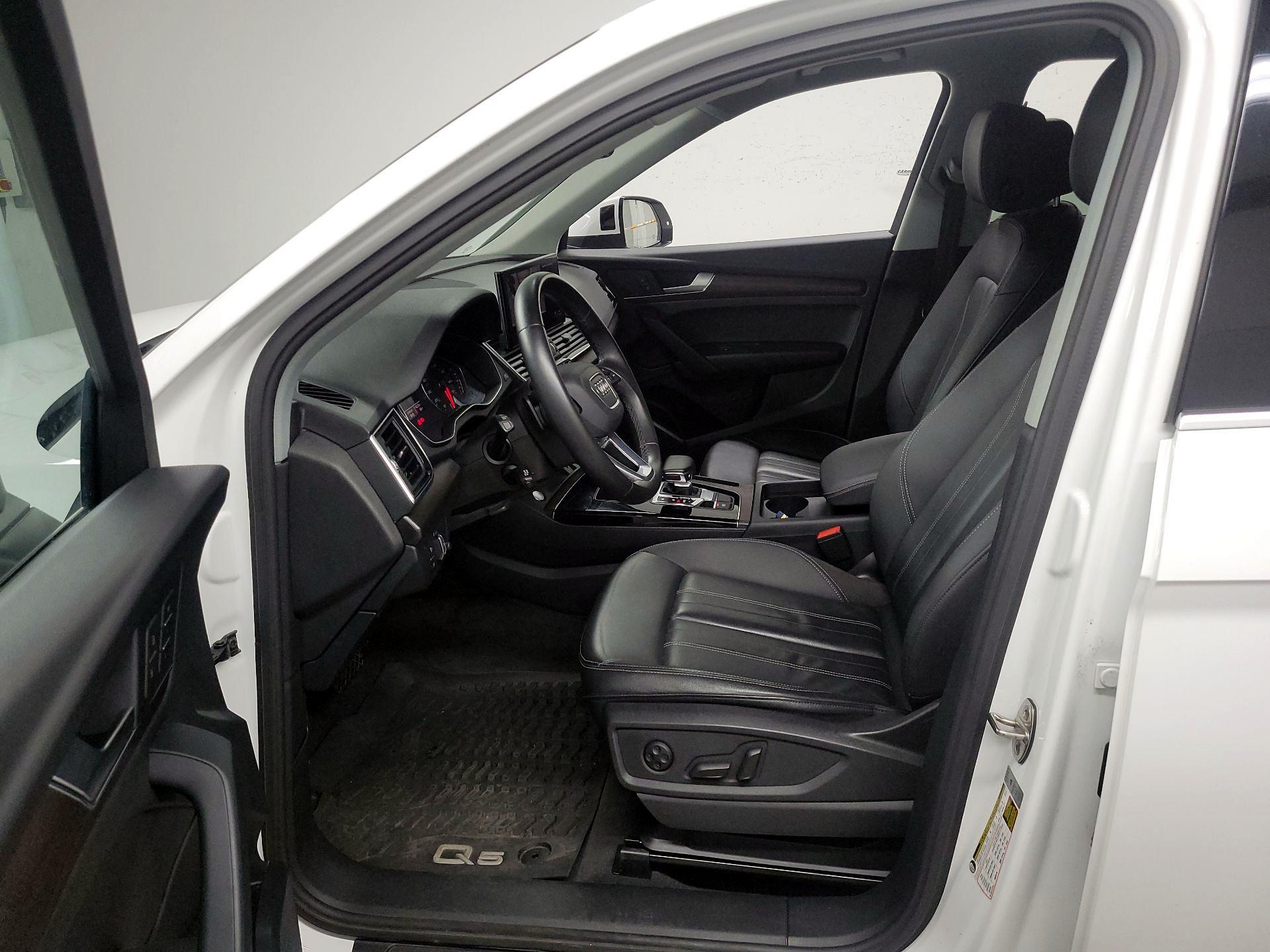 Thumbnail: 2023 Audi Q5 - 11