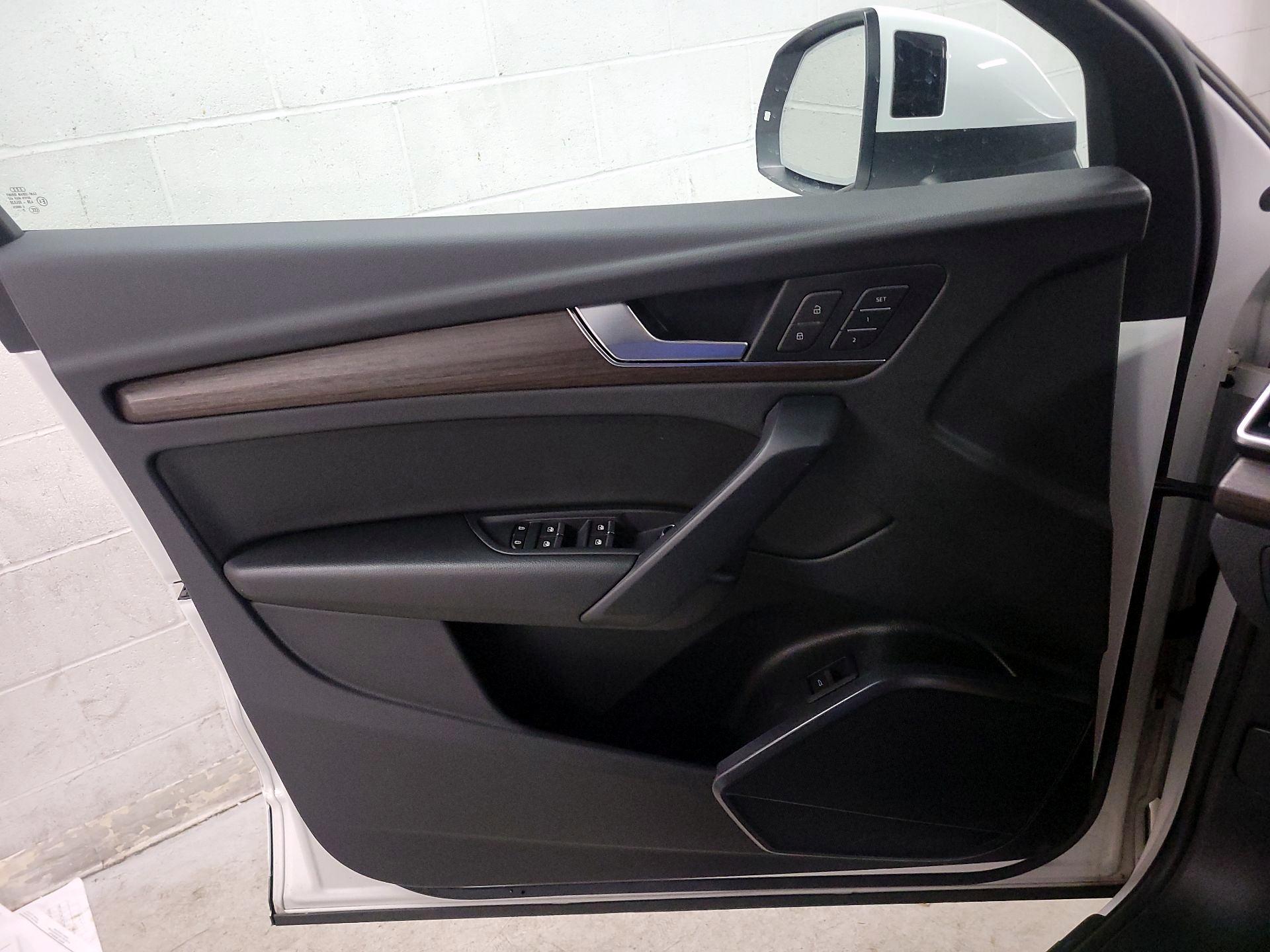 Thumbnail: 2023 Audi Q5 - 12