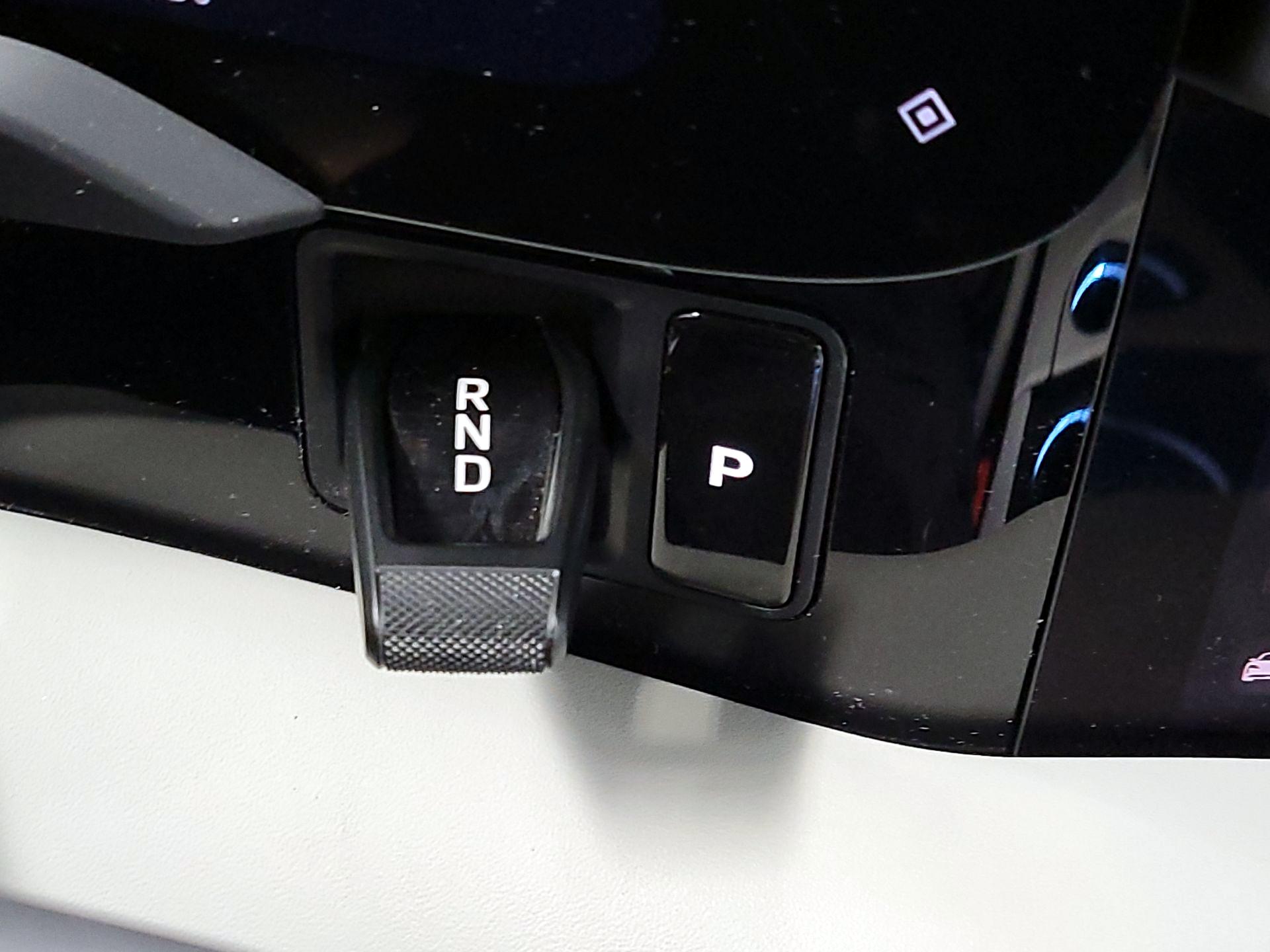 Thumbnail: 2022 Porsche Taycan - 16