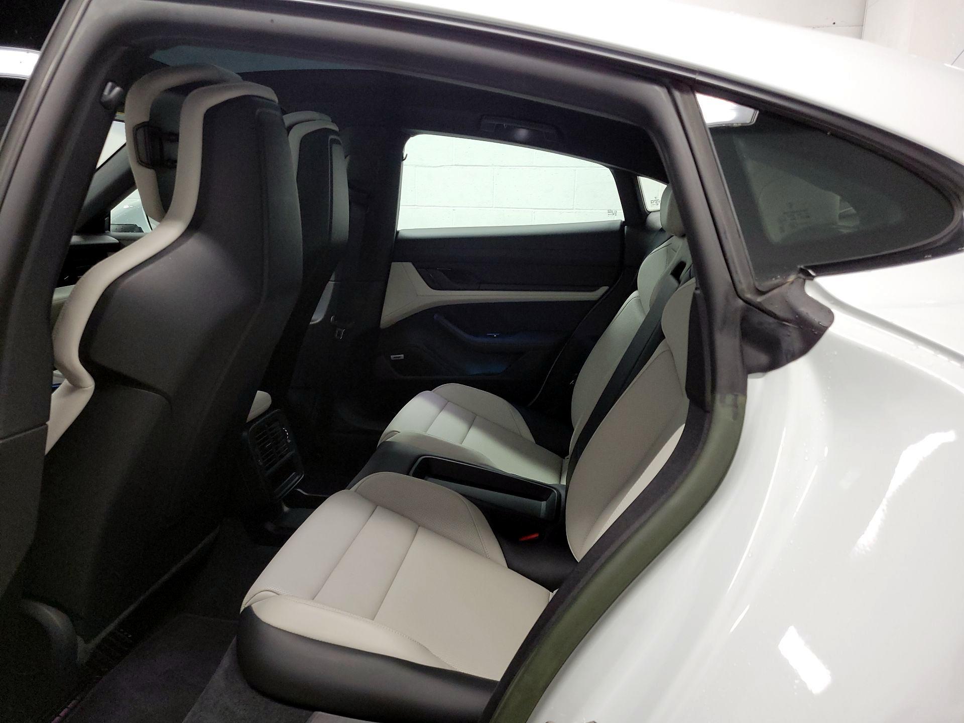 Thumbnail: 2022 Porsche Taycan - 17