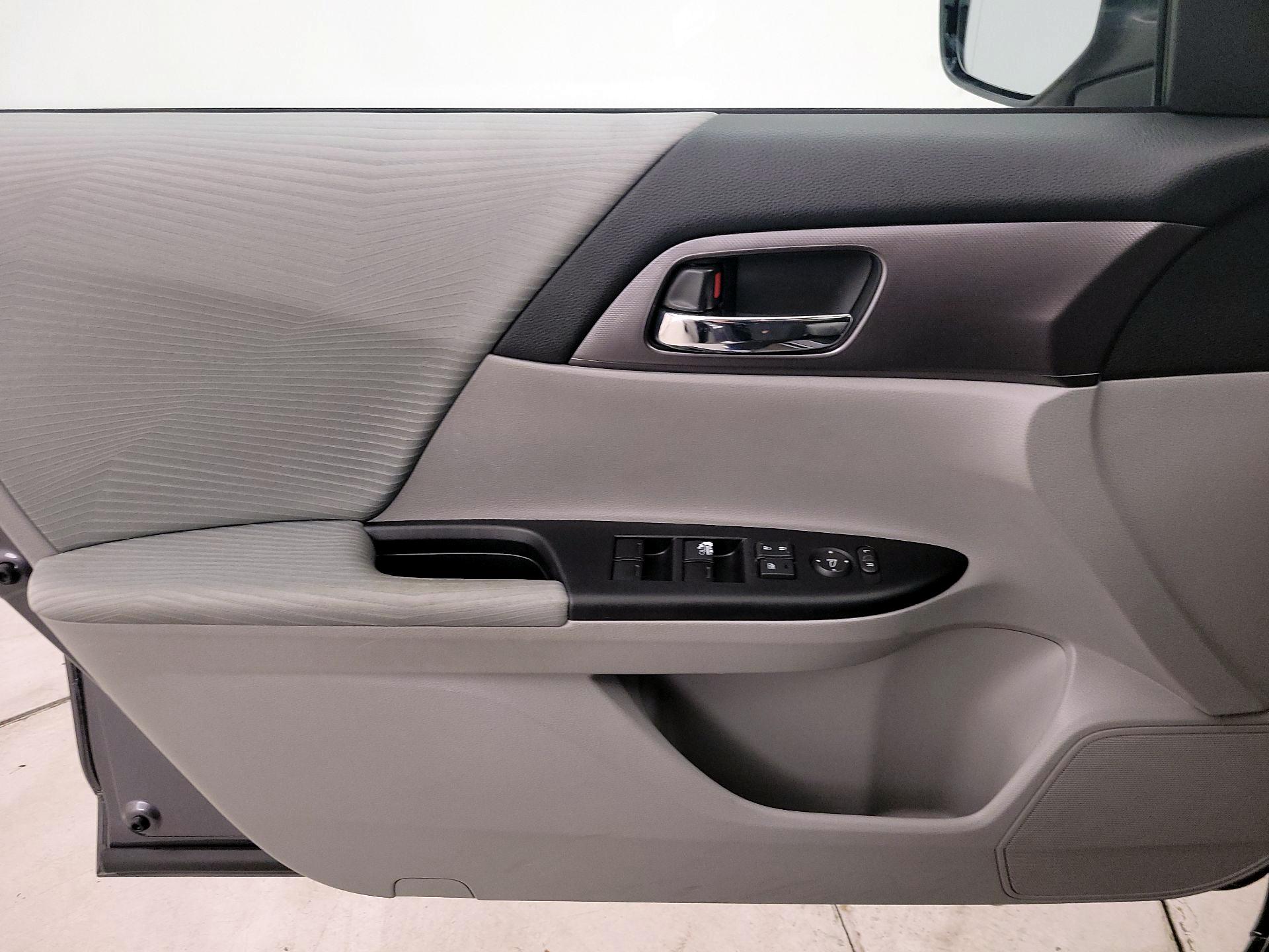 Thumbnail: 2015 Honda Accord - 12