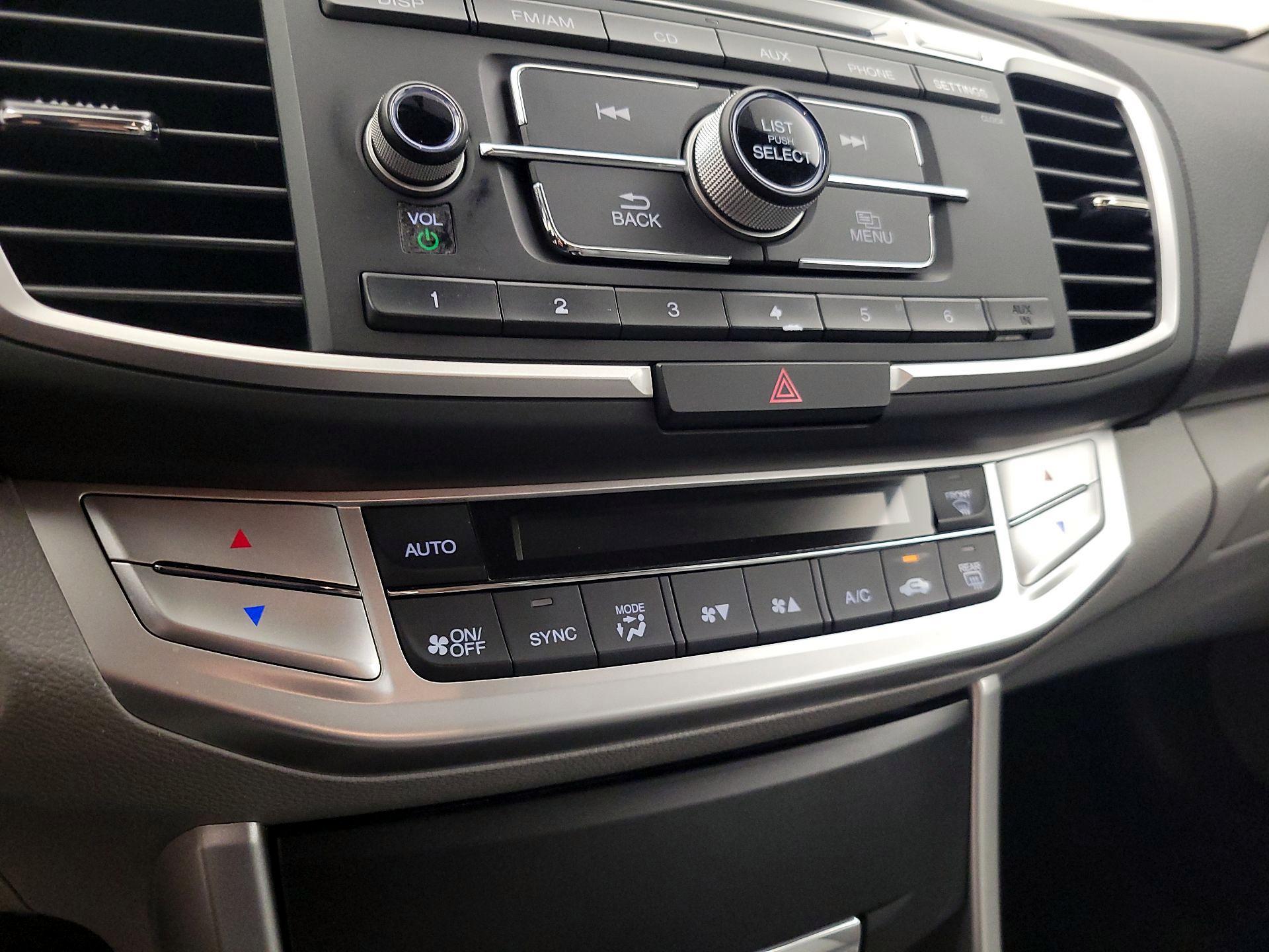 Thumbnail: 2015 Honda Accord - 16