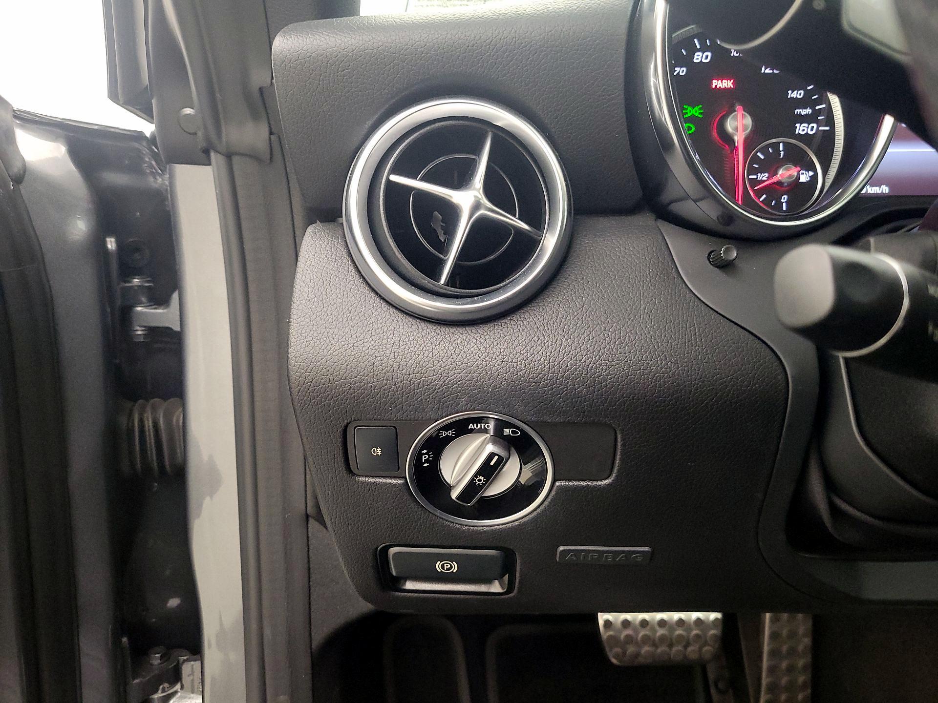 Thumbnail: 2018 Mercedes-Benz SLC - 13