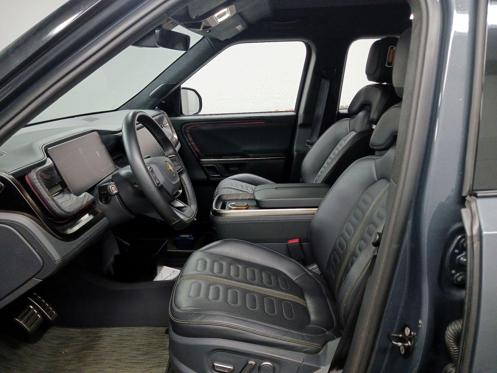 Thumbnail: 2022 Rivian R1T - 11