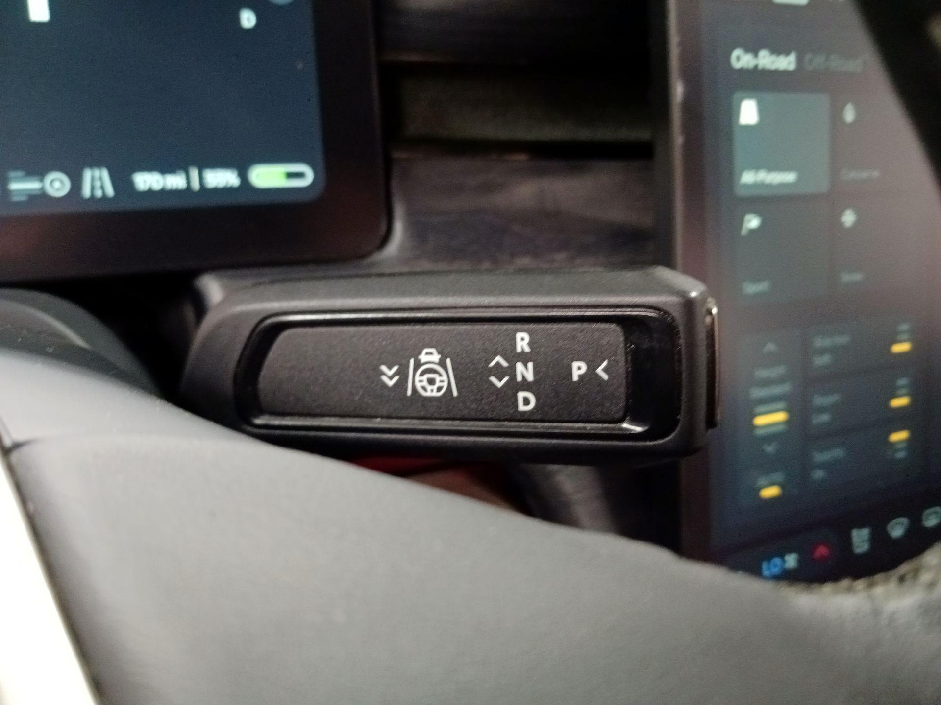 Thumbnail: 2022 Rivian R1T - 15