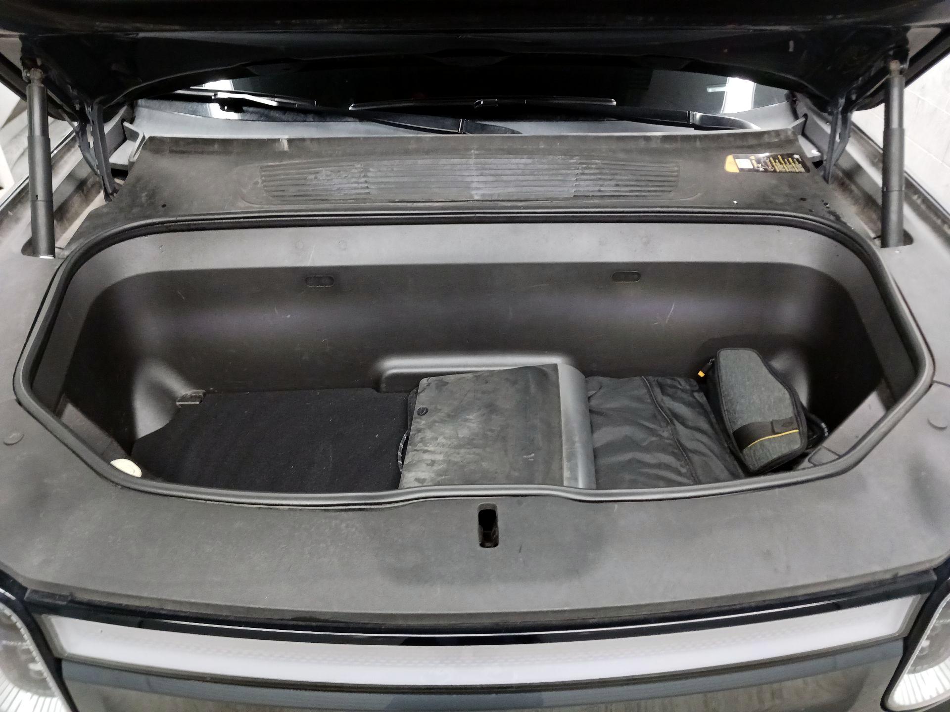 Thumbnail: 2022 Rivian R1T - 18