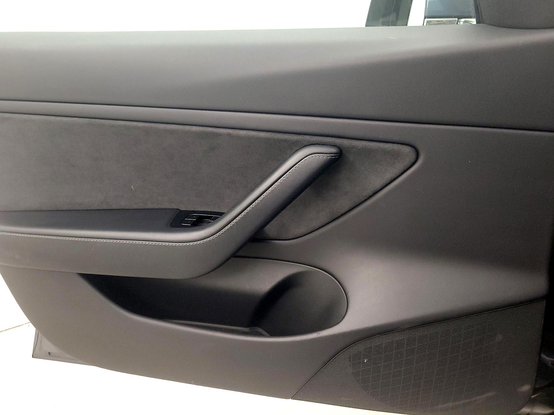 Thumbnail: 2019 Tesla Model 3 - 12