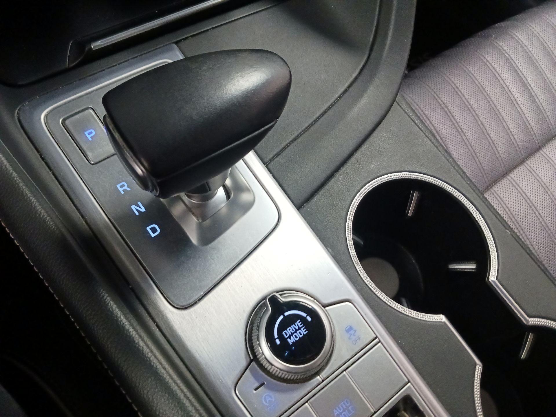 Thumbnail: 2020 Genesis G70 - 16