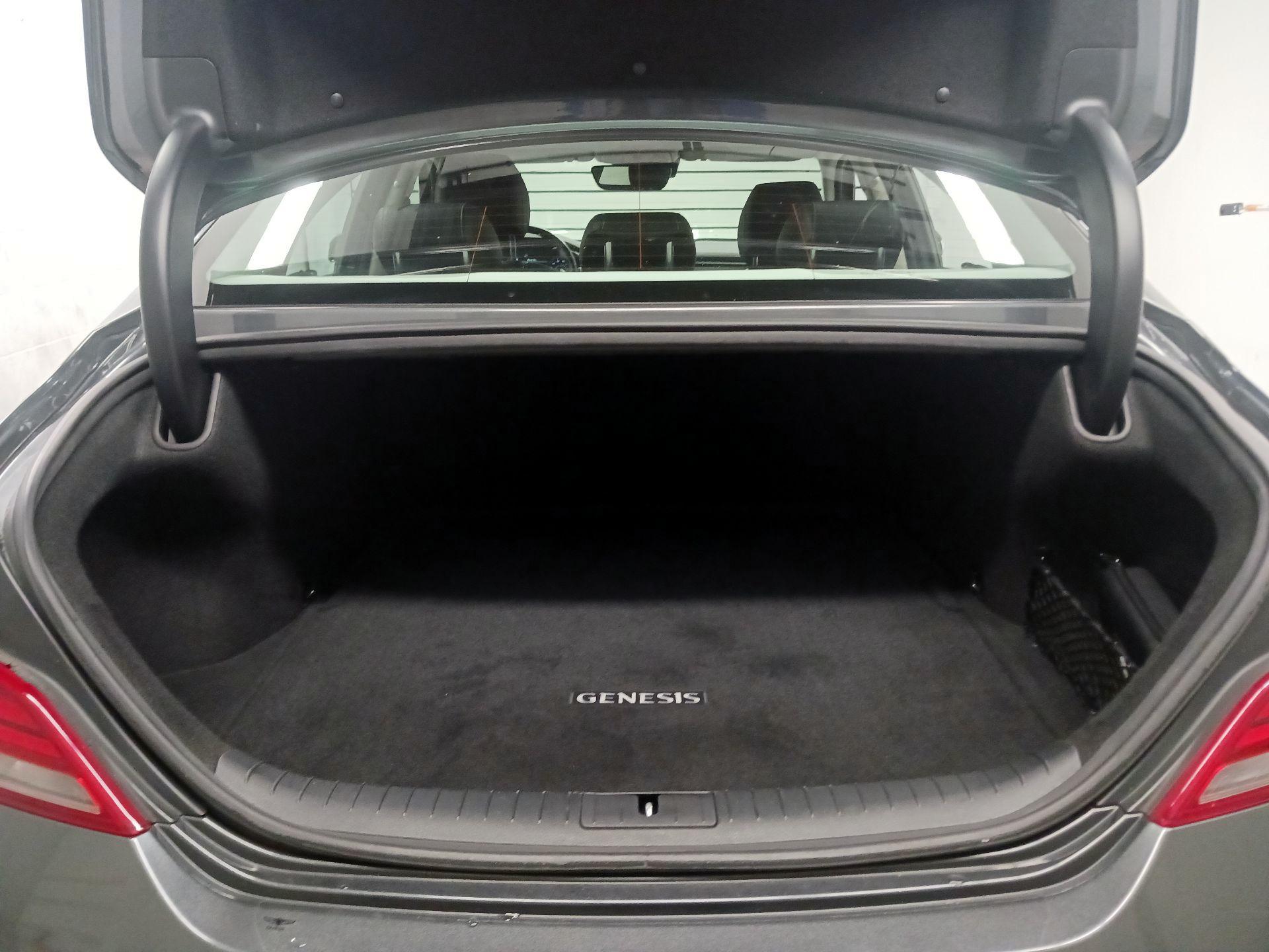 Thumbnail: 2020 Genesis G70 - 18