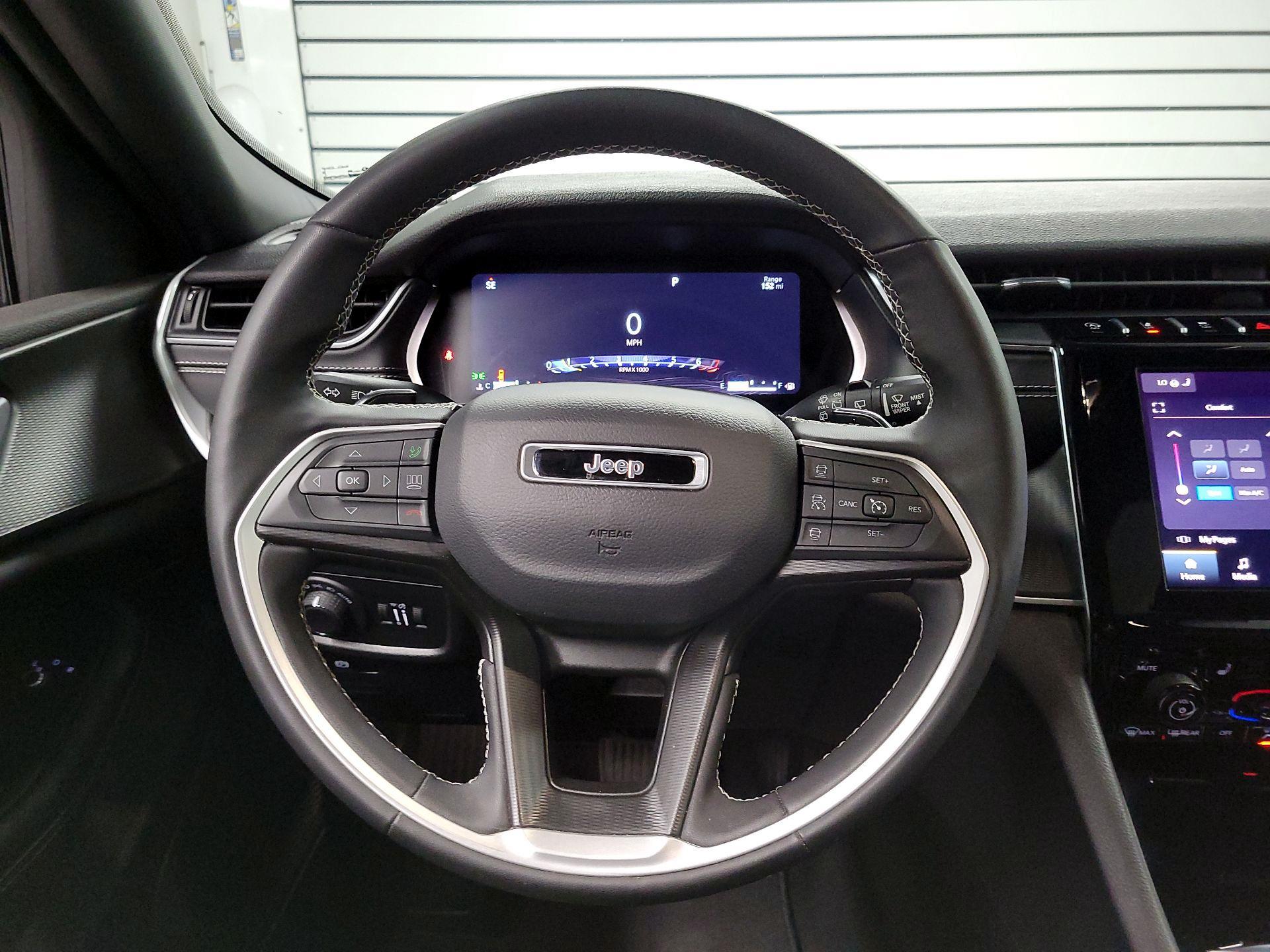 Thumbnail: 2024 Jeep Grand Cherokee - 10