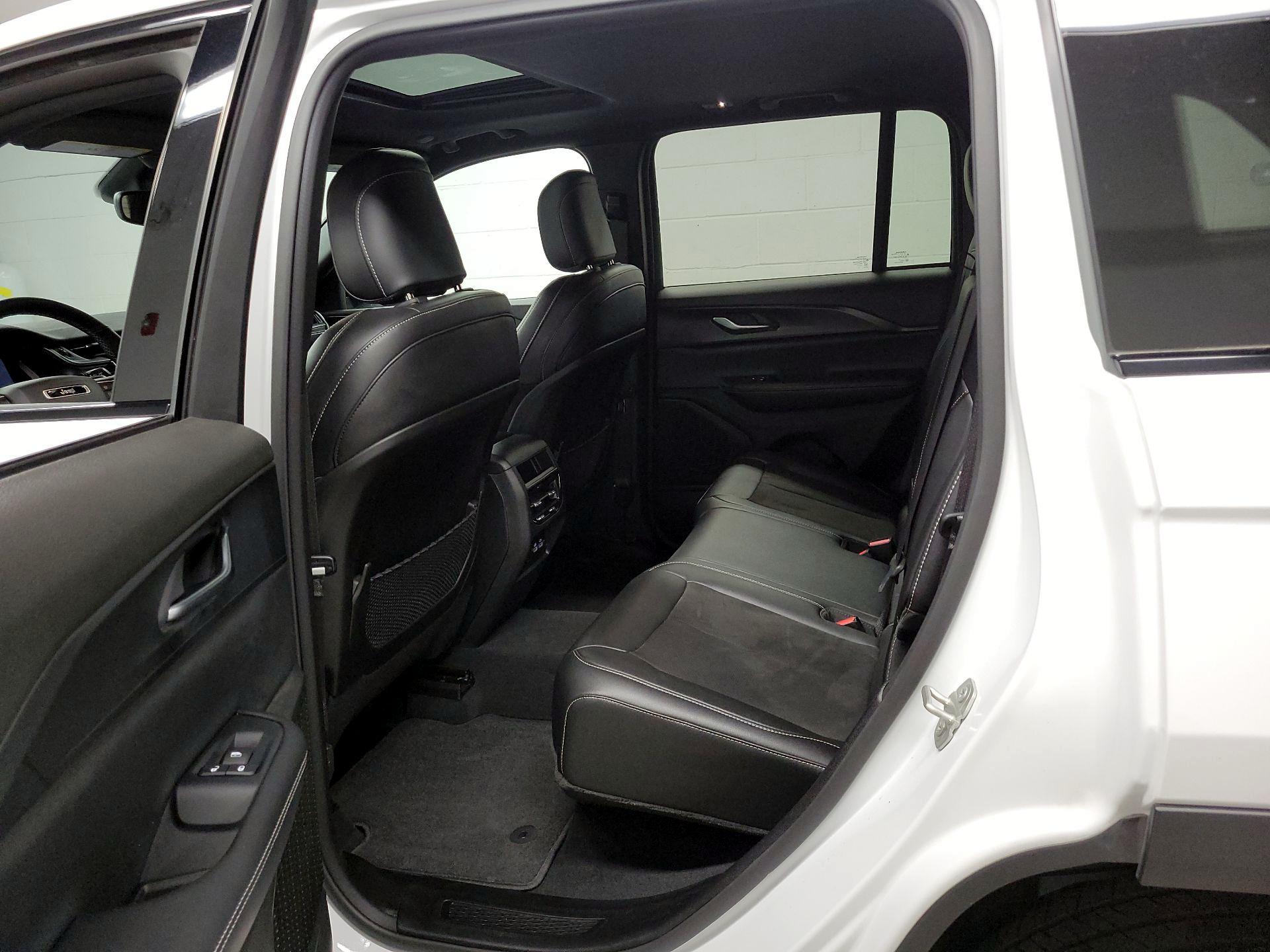 Thumbnail: 2024 Jeep Grand Cherokee - 20