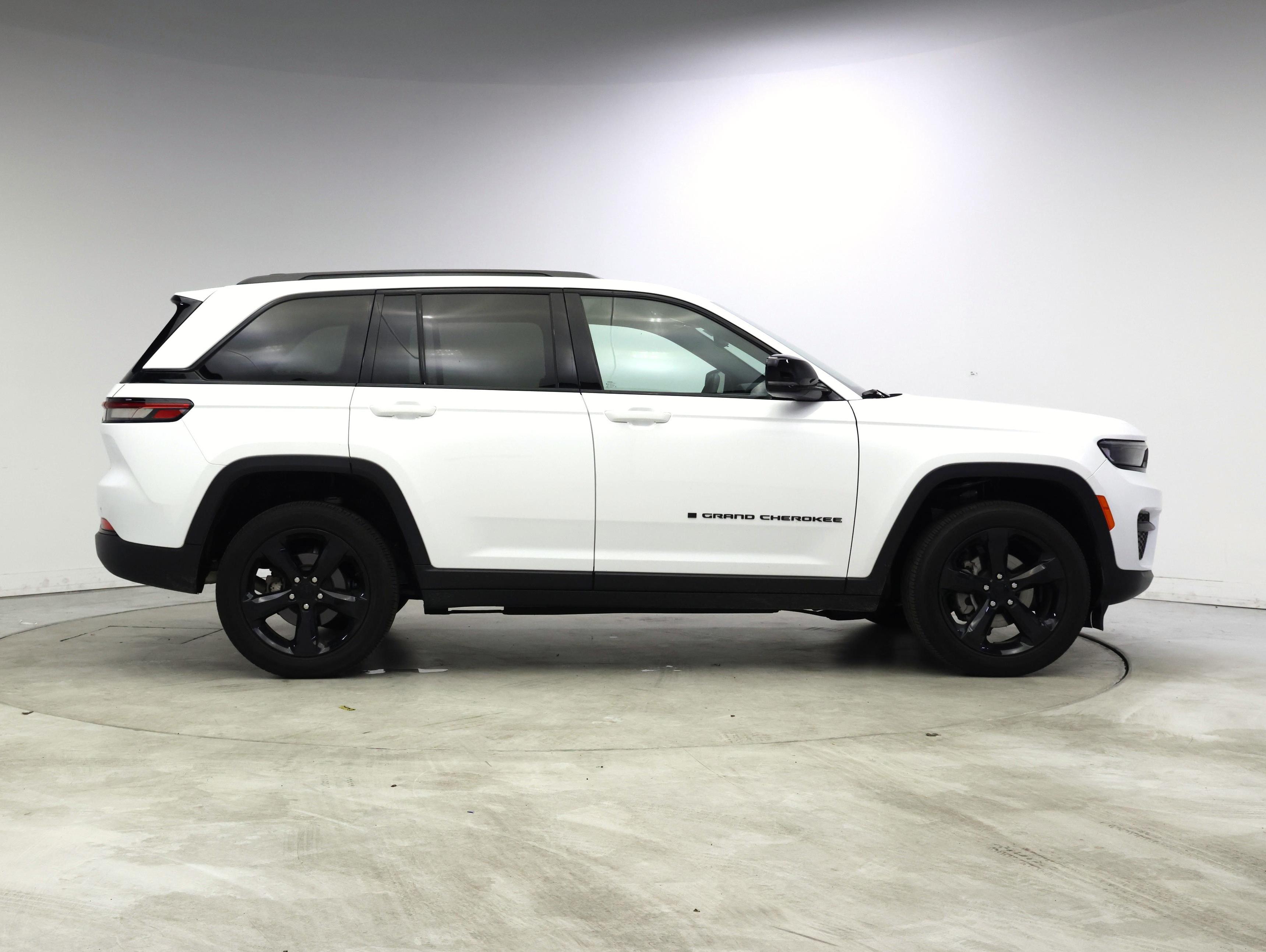 Thumbnail: 2024 Jeep Grand Cherokee - 7