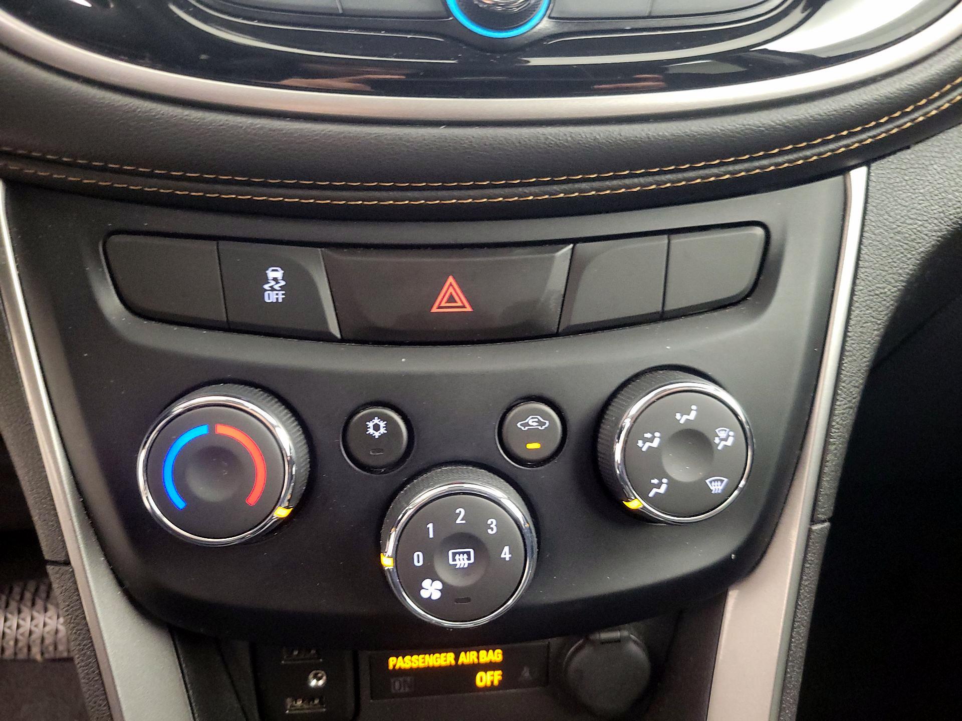 Thumbnail: 2019 Chevrolet Trax - 15