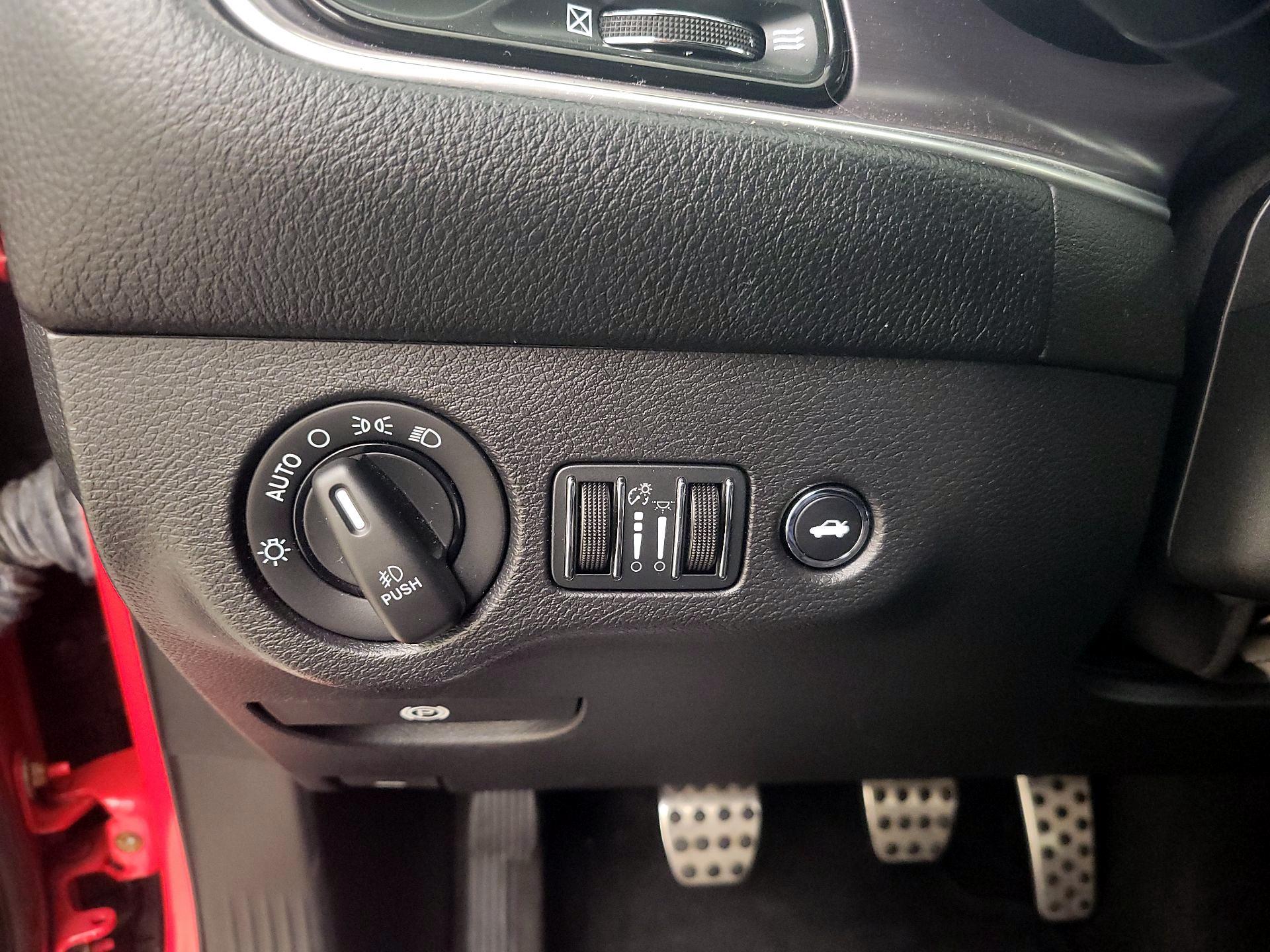 Thumbnail: 2015 Dodge Challenger - 13