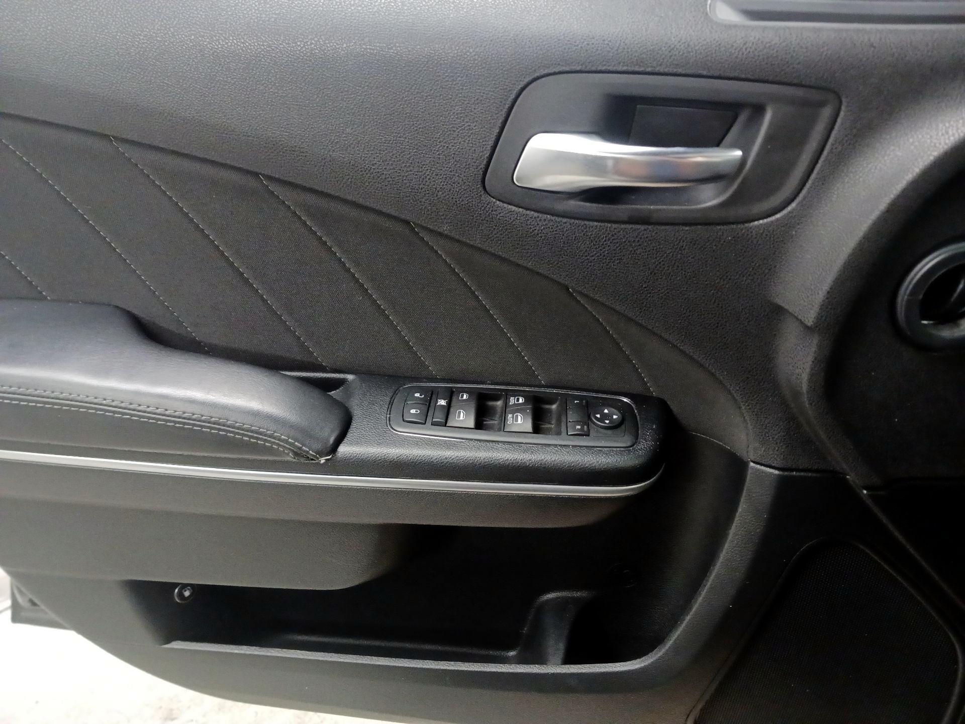 Thumbnail: 2015 Dodge Charger - 12