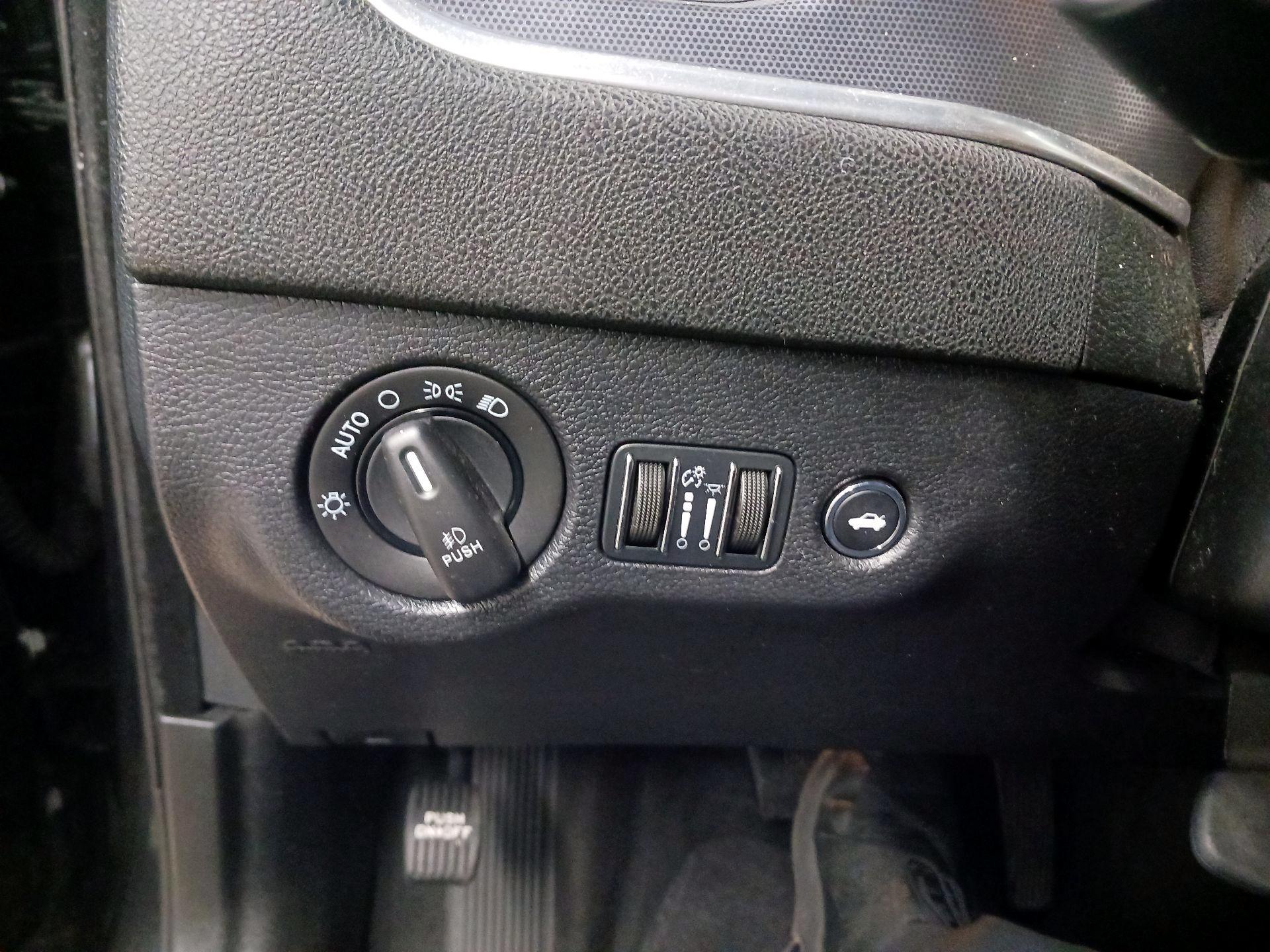 Thumbnail: 2015 Dodge Charger - 13