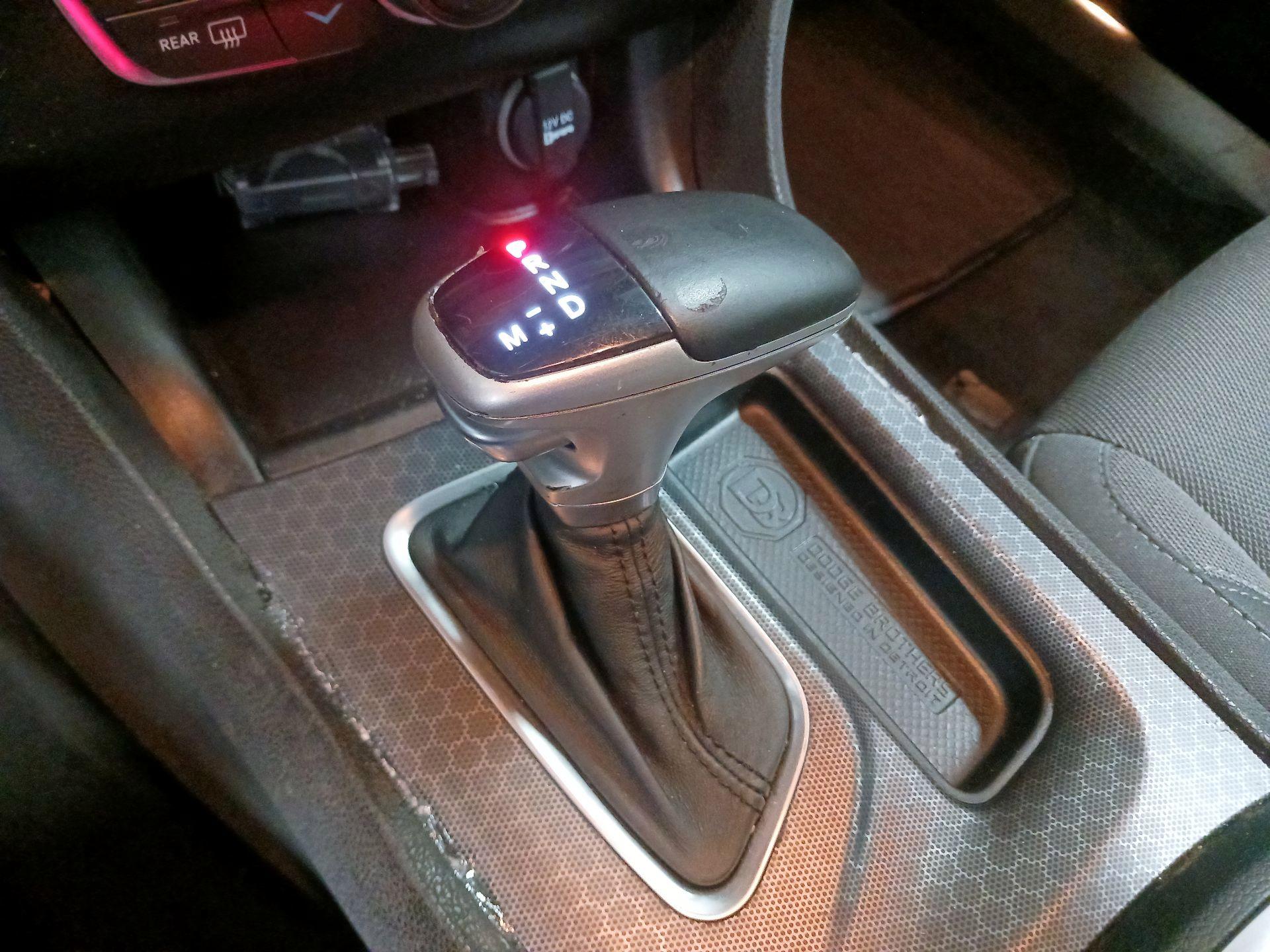 Thumbnail: 2015 Dodge Charger - 17