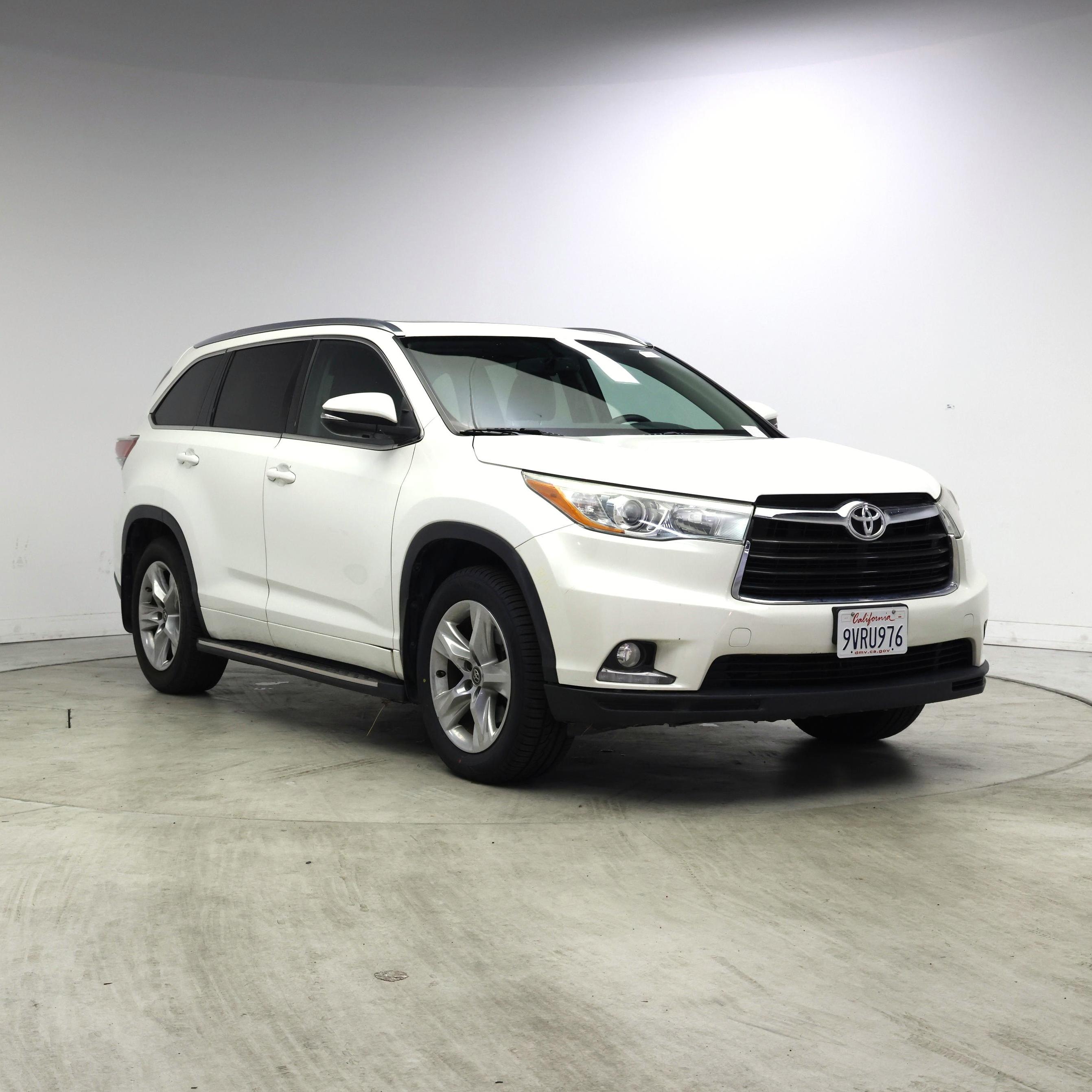White 2016 Toyota Highlander SUV / Crossover Front-Wheel Drive Automatic