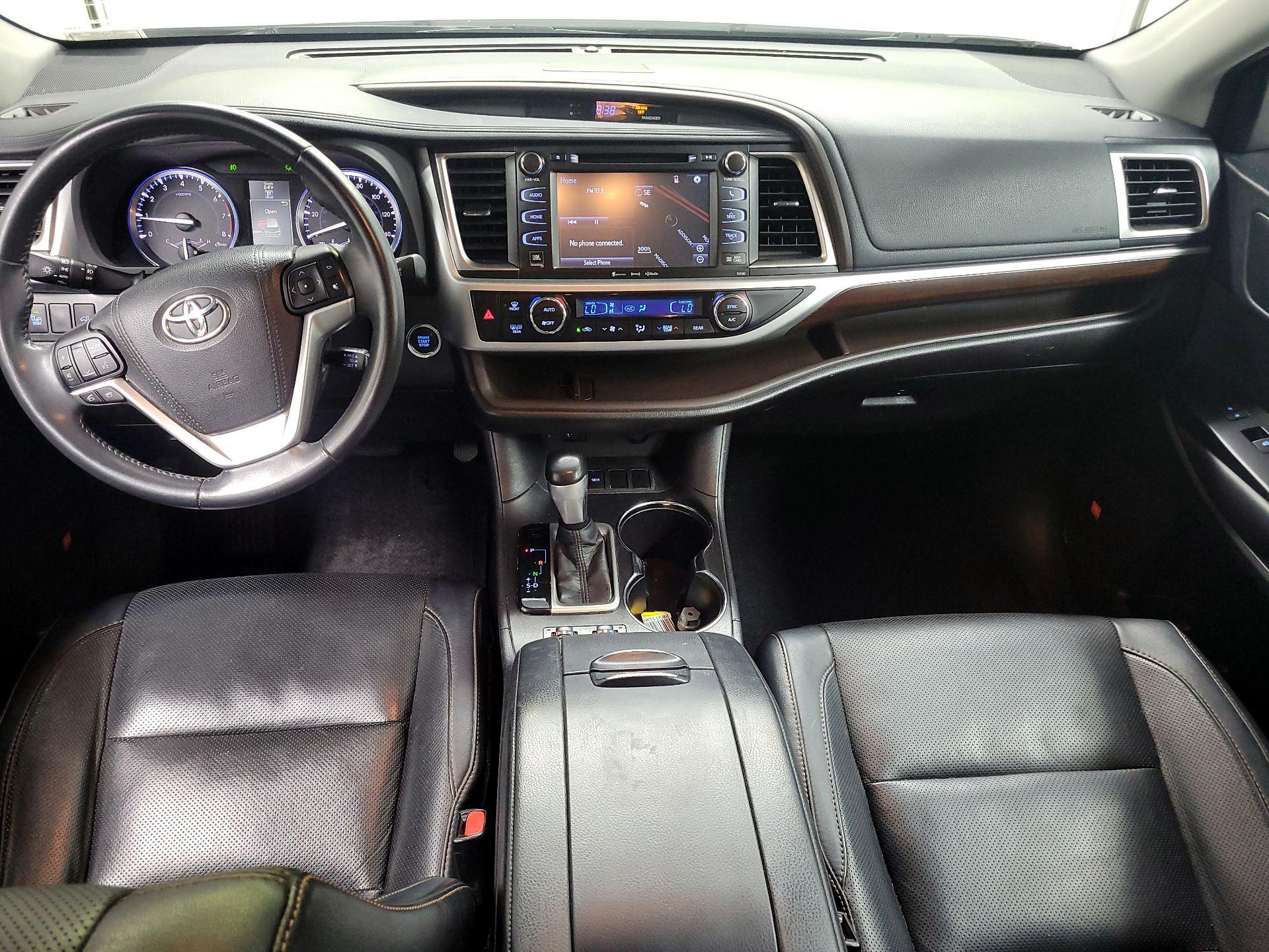 Thumbnail: 2016 Toyota Highlander - 9