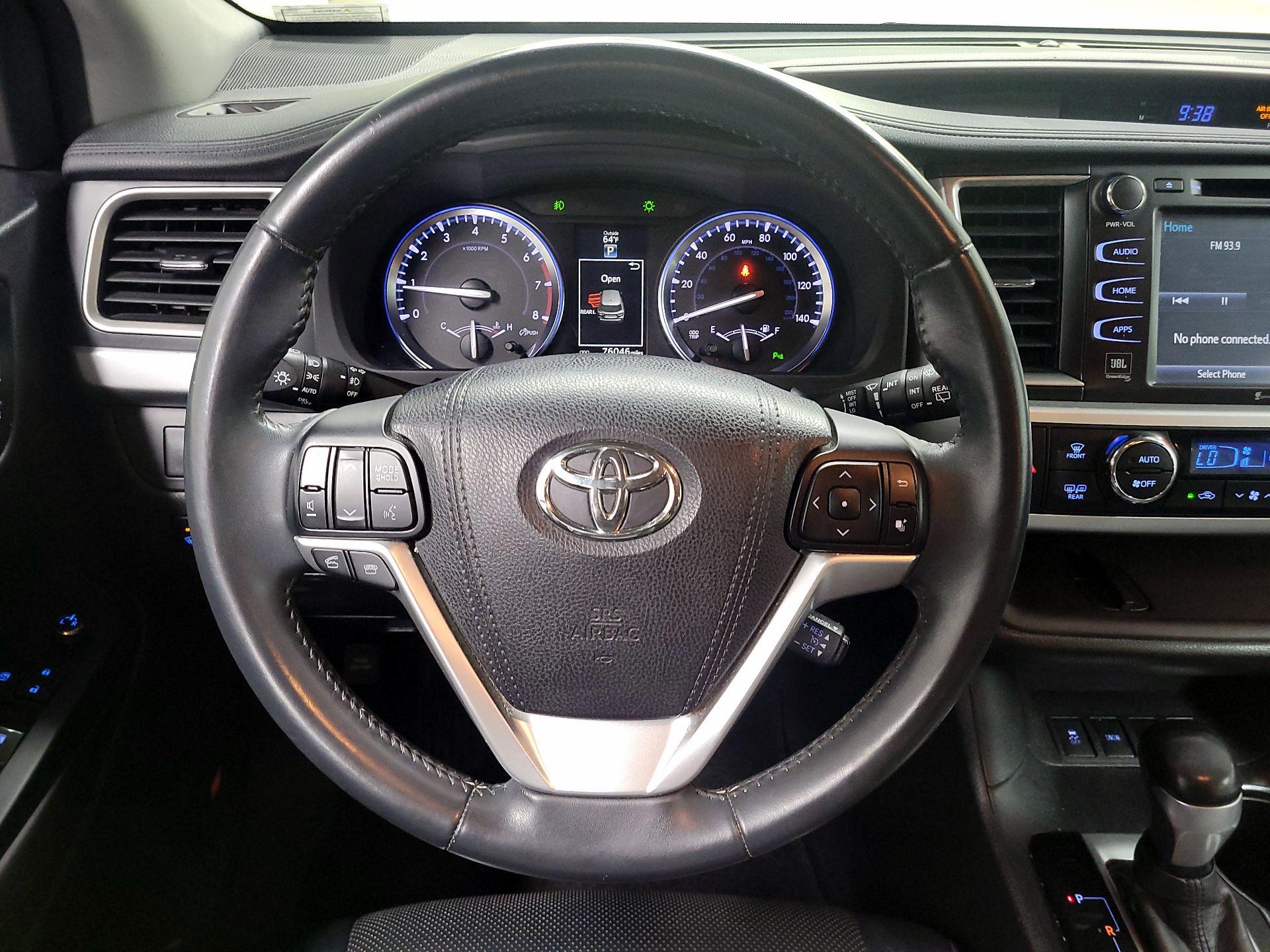 Thumbnail: 2016 Toyota Highlander - 10