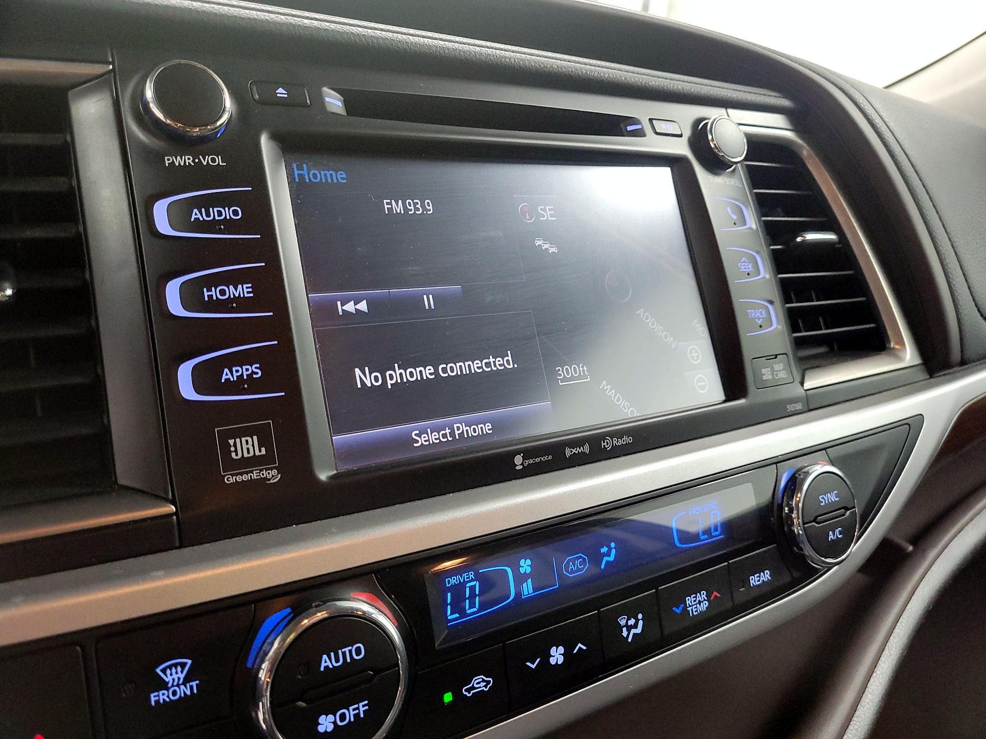 Thumbnail: 2016 Toyota Highlander - 13