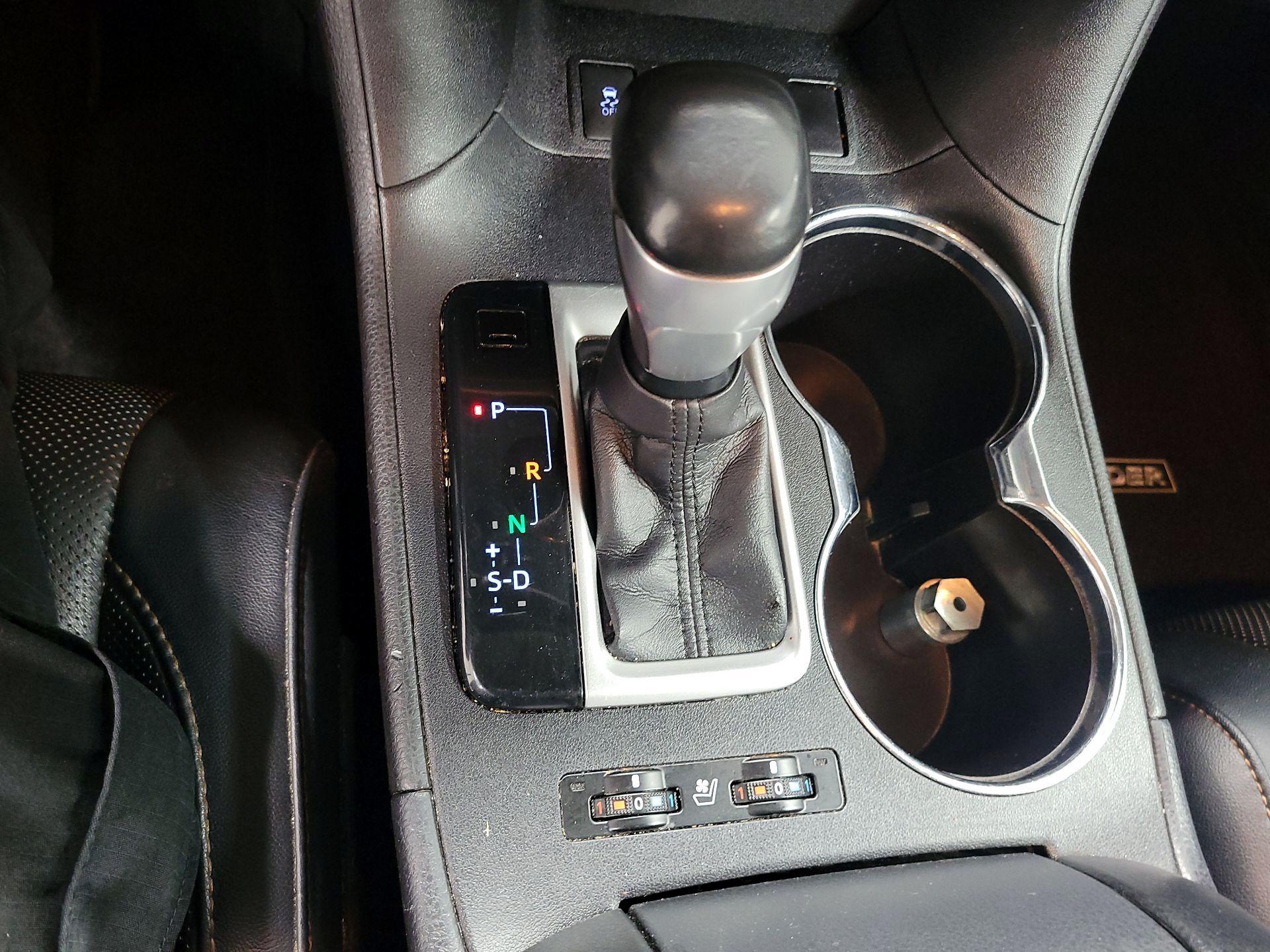 Thumbnail: 2016 Toyota Highlander - 15
