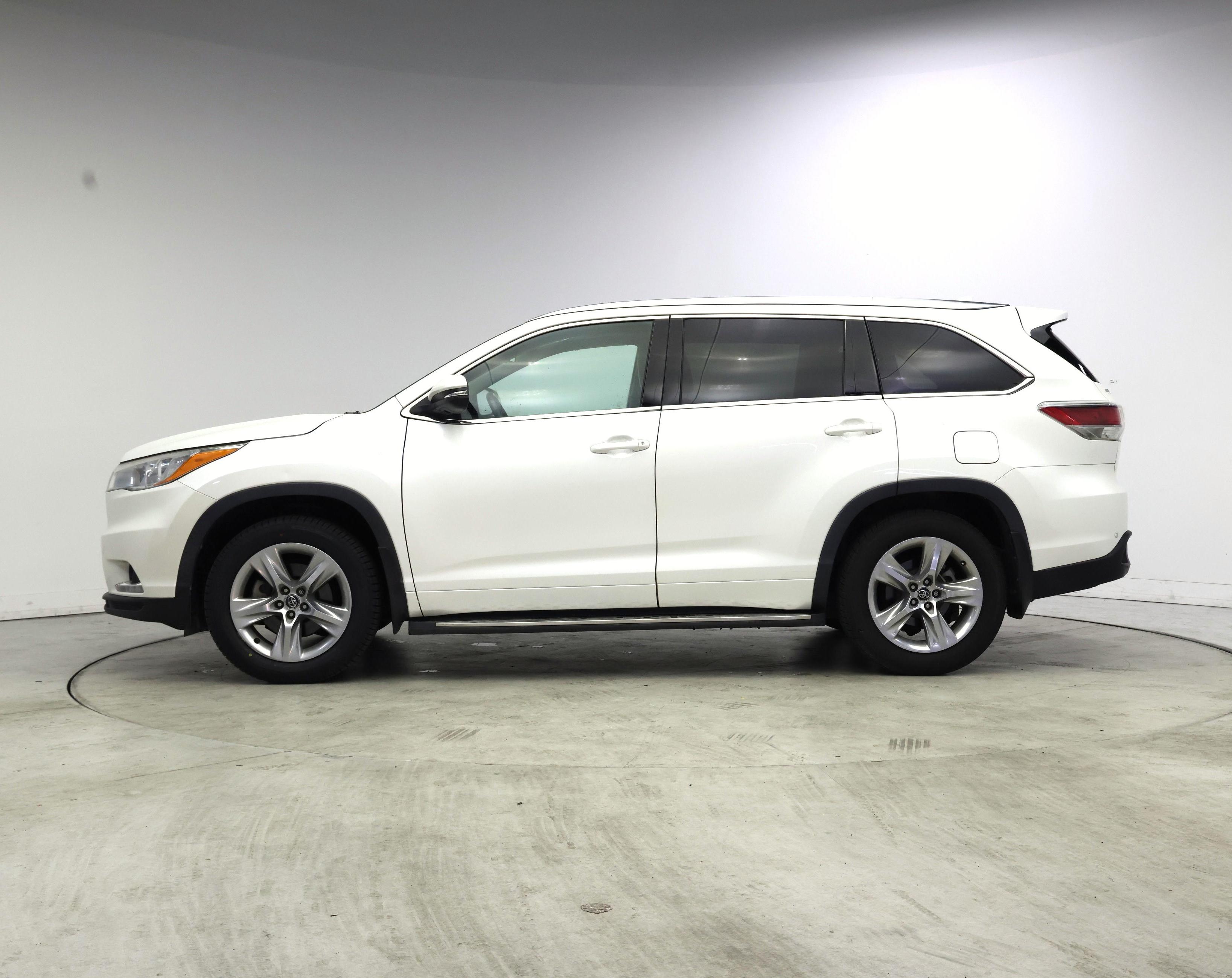 Thumbnail: 2016 Toyota Highlander - 3