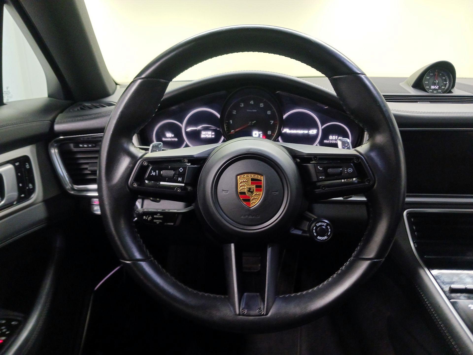 Thumbnail: 2021 Porsche Panamera - 10