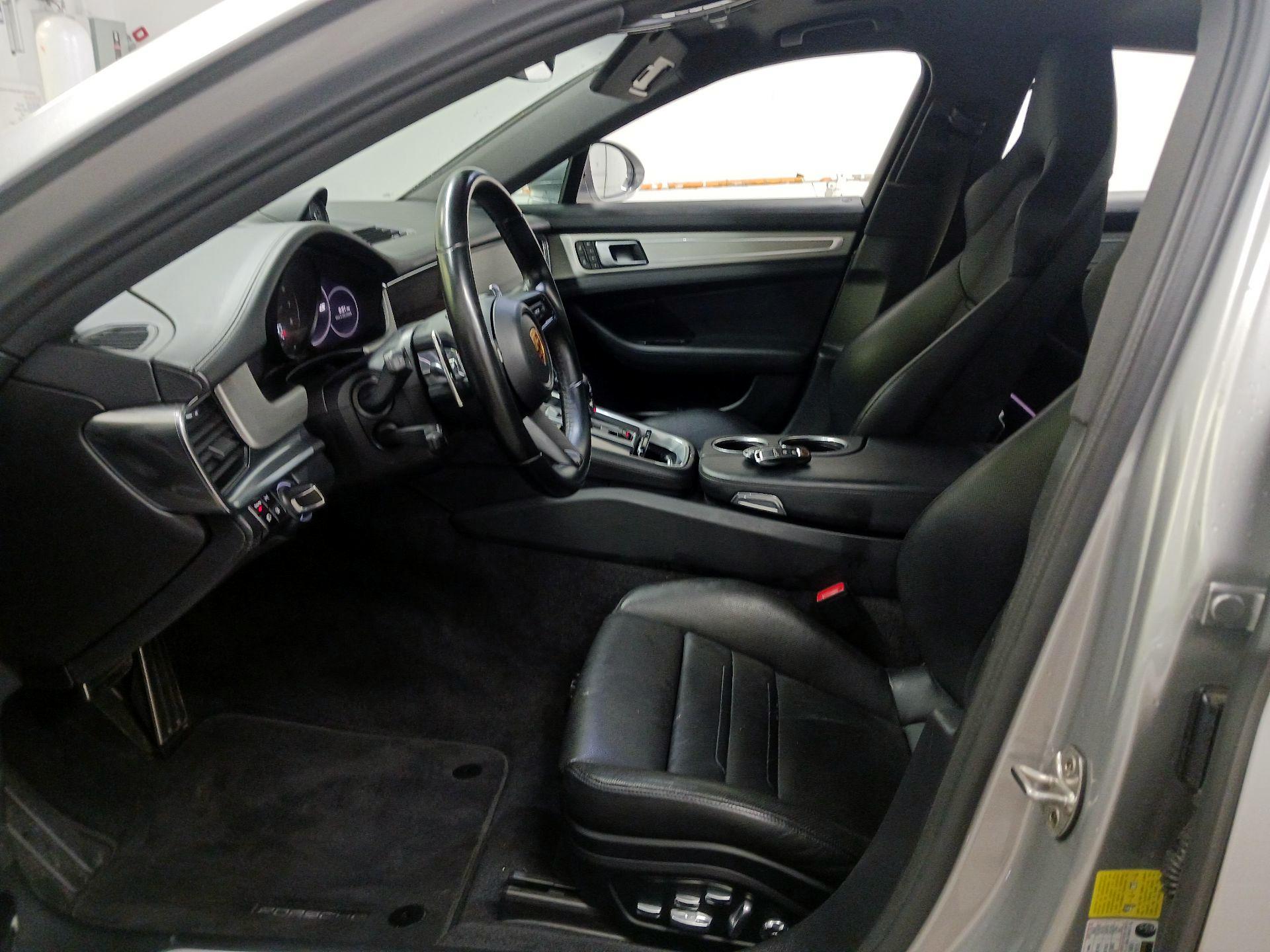 Thumbnail: 2021 Porsche Panamera - 11